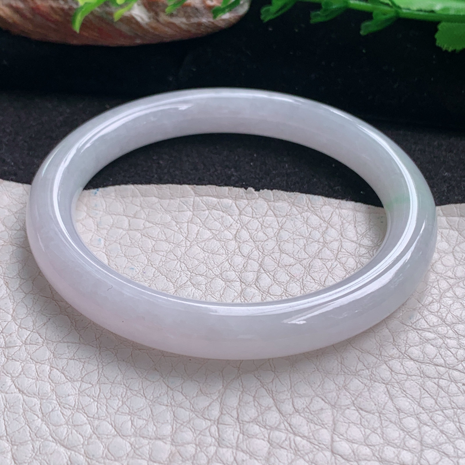 n实拍55*8.8*8.5美人镯 天然缅甸翡翠a货手镯清新冰紫底圆条叮当镯