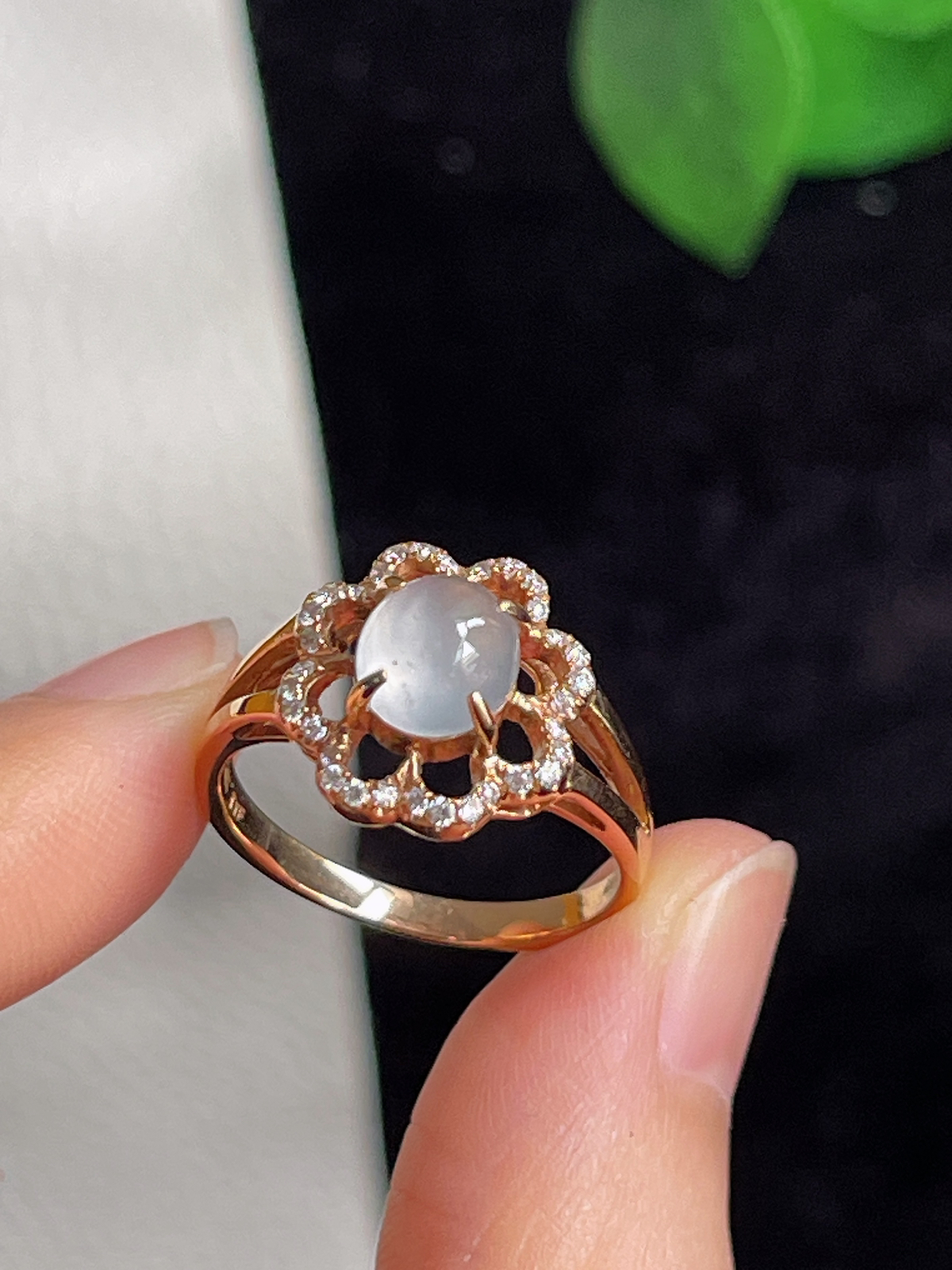 18k金白冰翡翠戒指