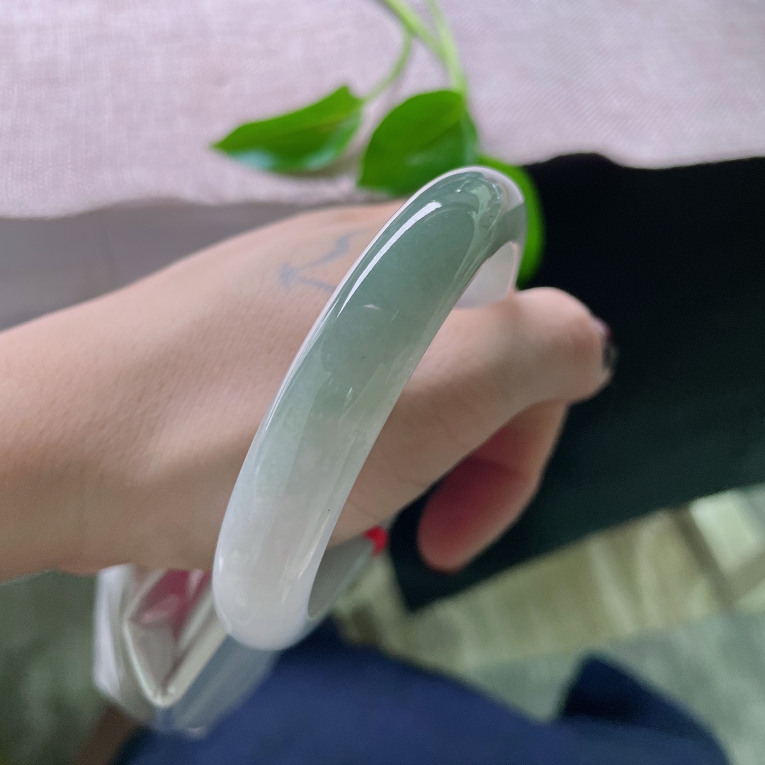 59.5/12.3/8.3，半山水正圈，大圈口，颜色渐变渐入佳境的感觉，洒金，ss49318a