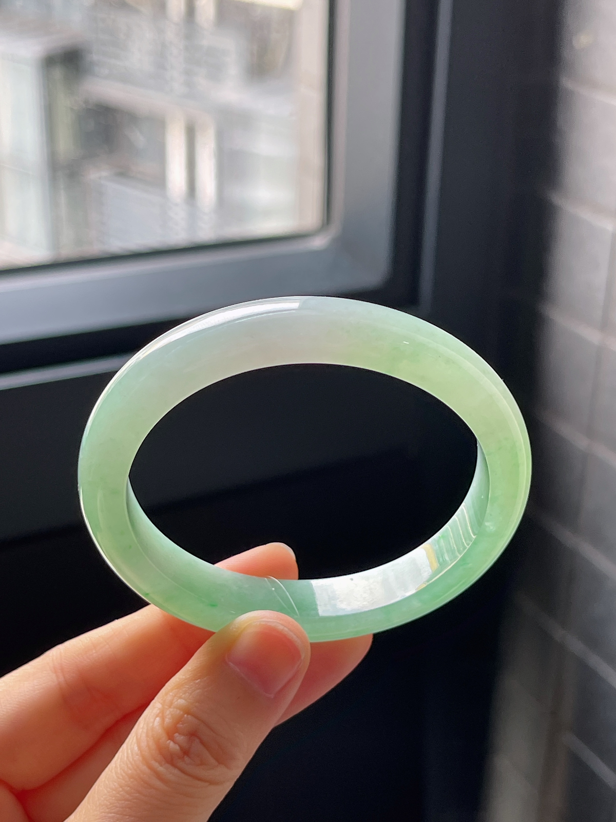 贵妃镯55圈口，翡翠冰糯种甜绿手镯