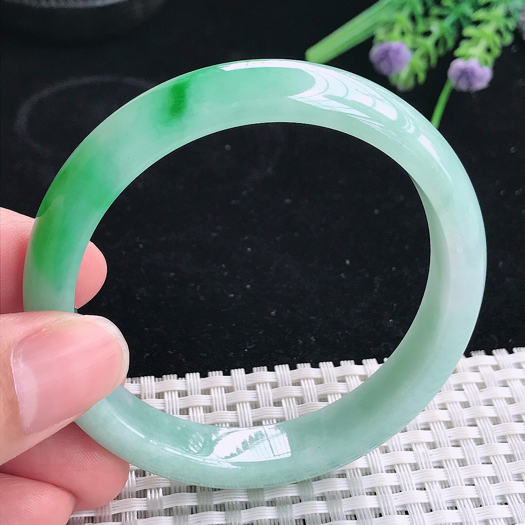 实拍A货翡翠56/11.3/7.6老坑冰润飘阳绿手镯宽边玉镯平安镯美人镯