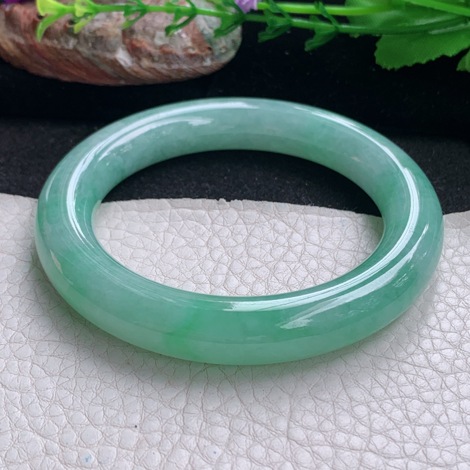 ax实拍55.5*11.2胖圆镯 天然翡翠a货手镯甜绿圆条正圈玉镯子