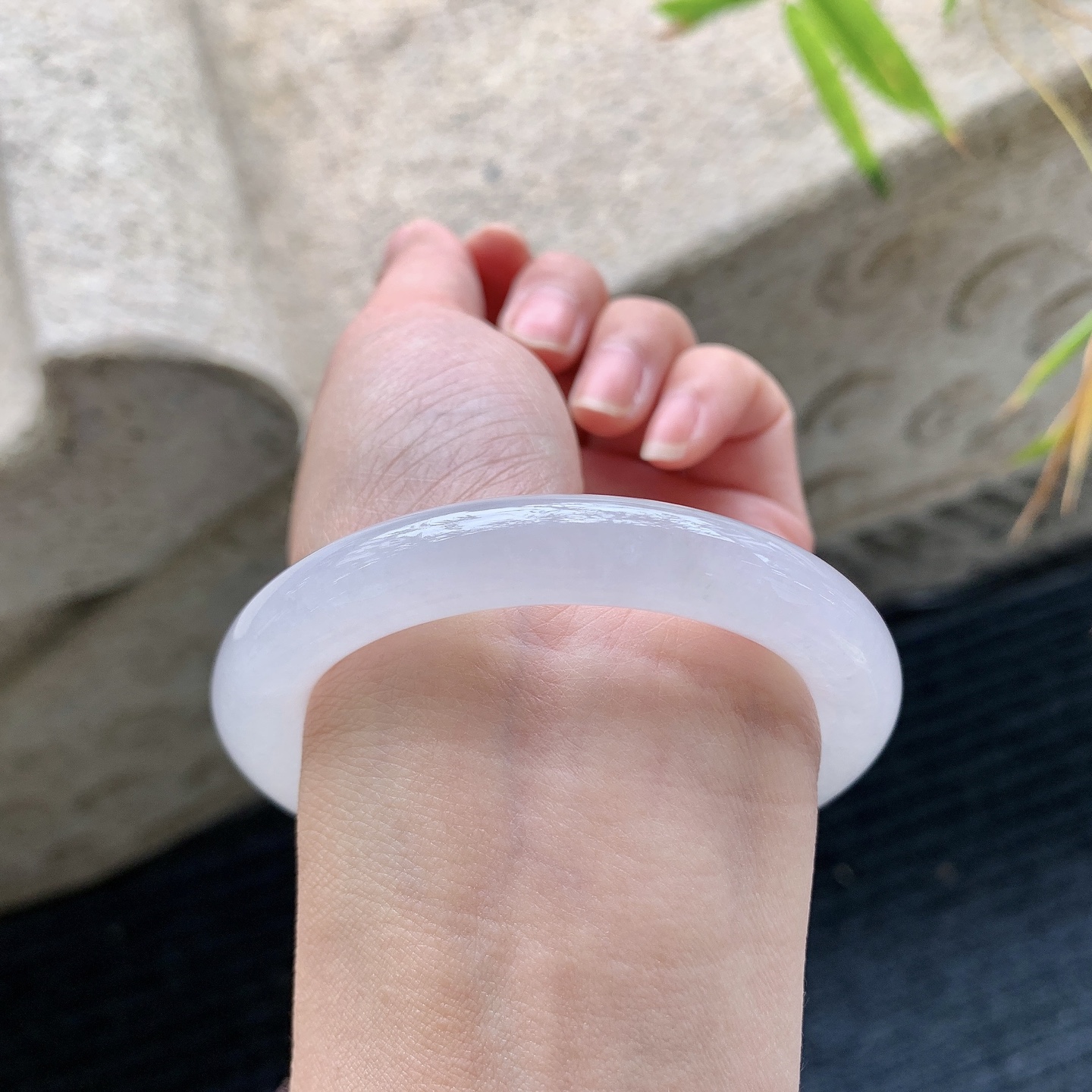 圆条52 53【圈口】53.4/9.5/9.5【编码】FL040481【描述】糯冰粉紫，水润，种老，细腻，打灯有棉絮