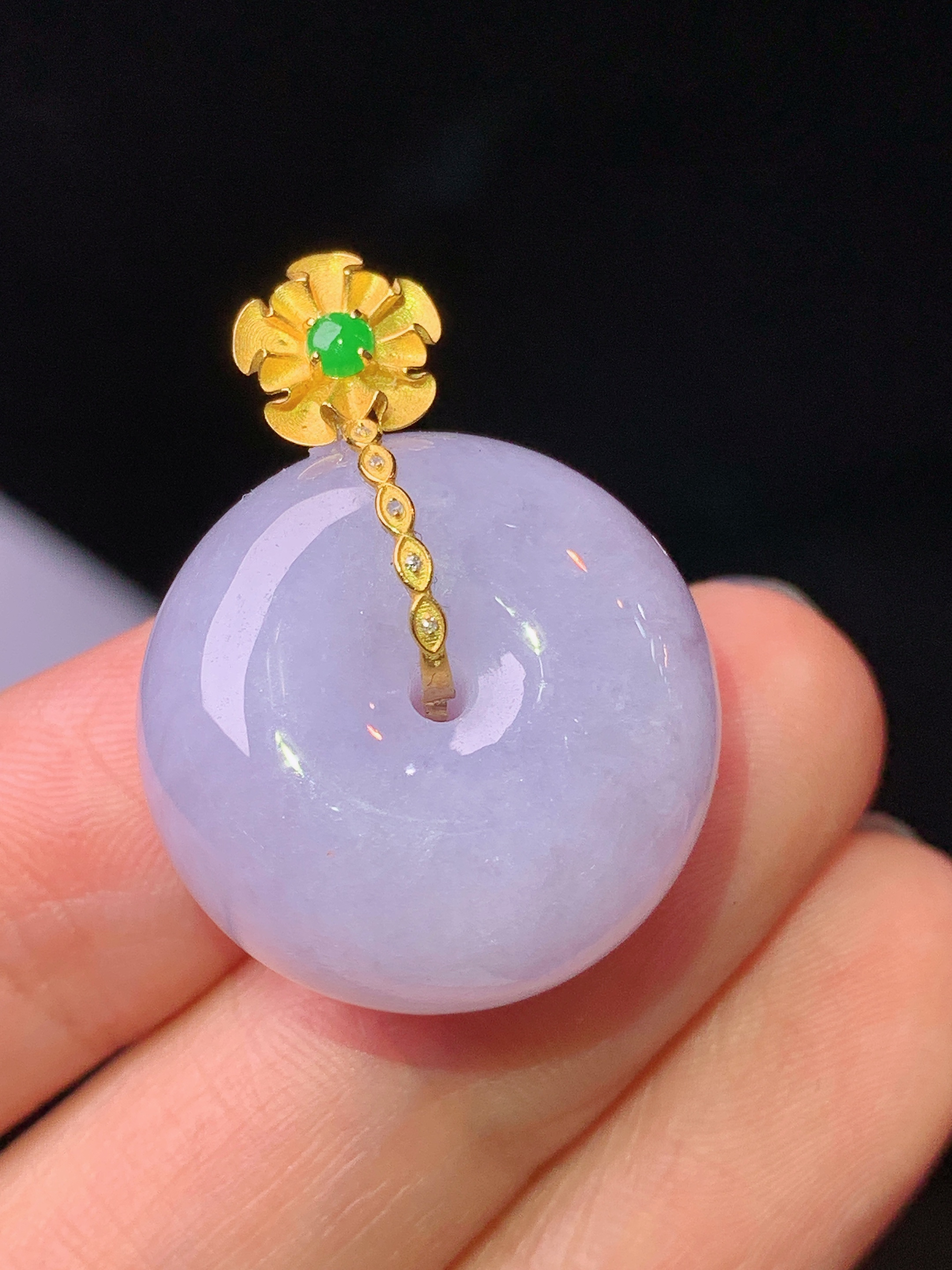 18k金镶嵌紫罗兰平安扣吊坠 玉质细腻 色泽艳丽清新 水润亮眼 整体尺寸28.2*21.2*12yz