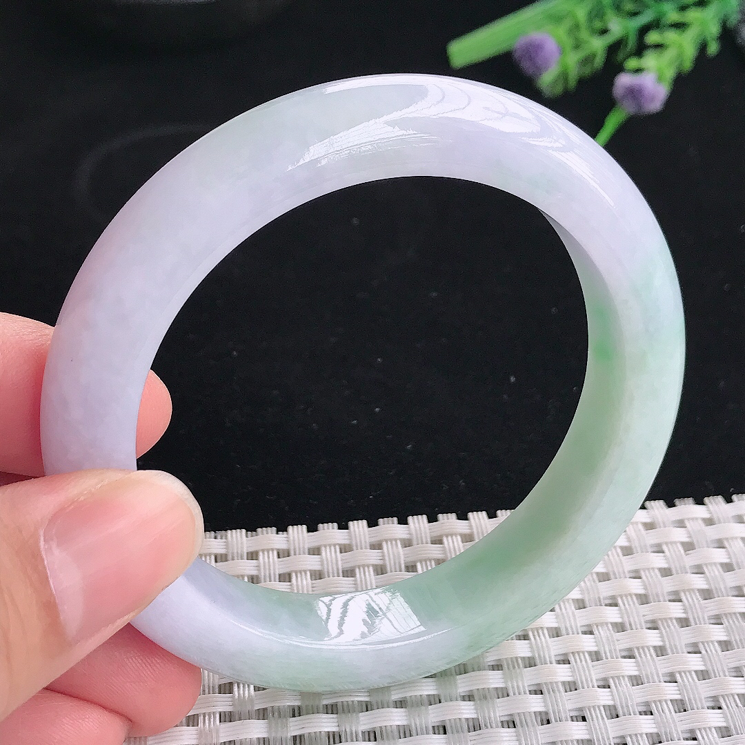 实拍A货翡翠55.5/12.1/9老坑冰润飘绿手镯宽边玉镯平安镯美人镯
