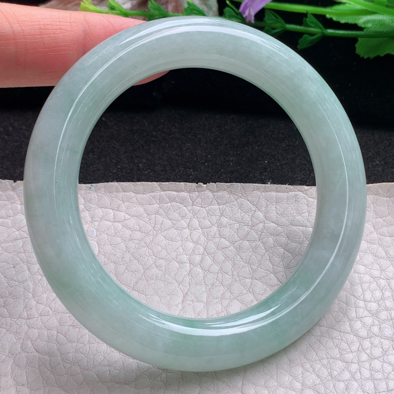 n实拍55*10.8*11.3胖圆镯 天然缅甸翡翠a货手镯清新飘绿水润圆条玉镯子