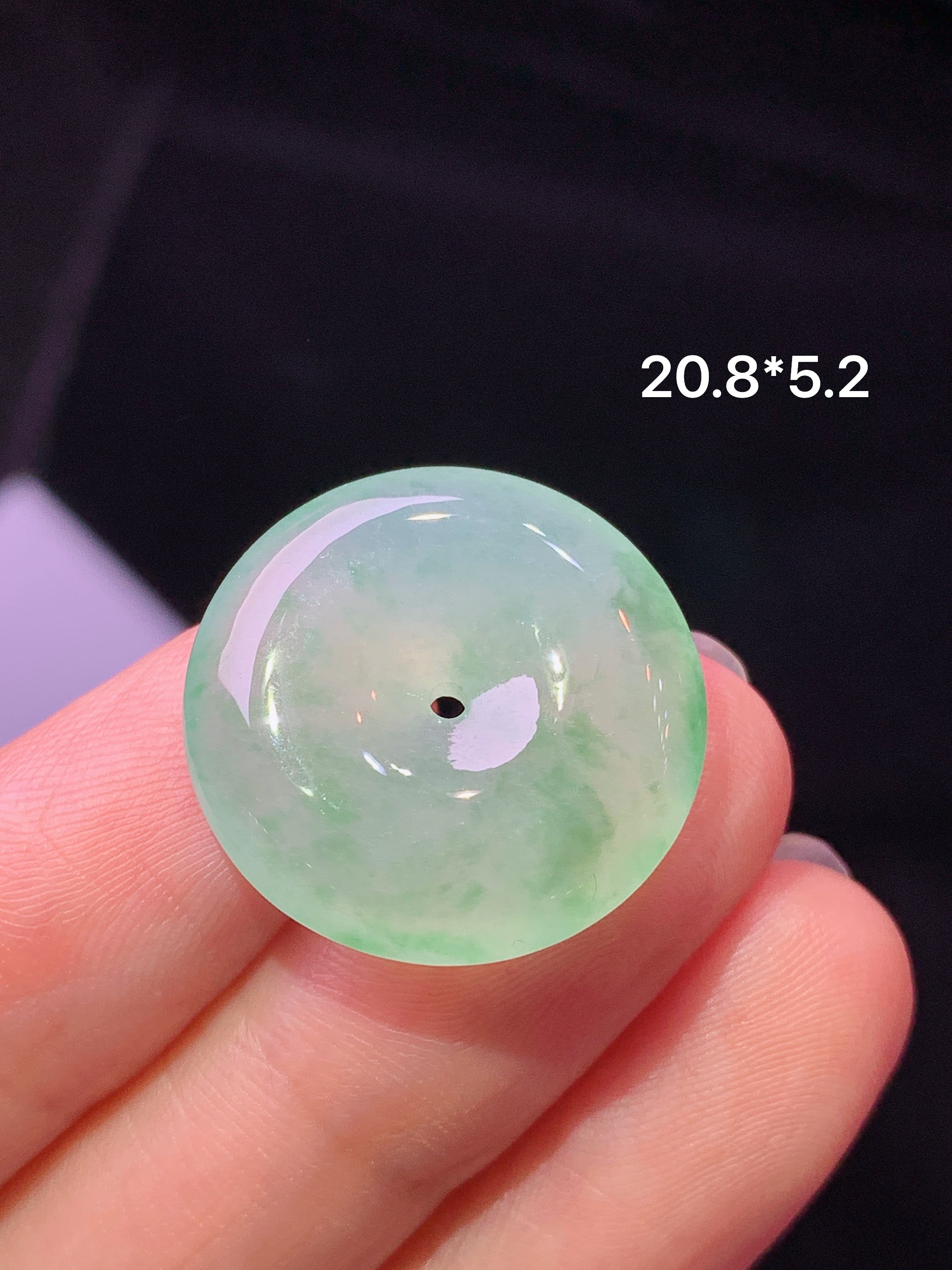 冰种平安扣吊坠 玉质细腻 色泽艳丽清新 水润亮眼 整体尺寸20.8*5.2a2