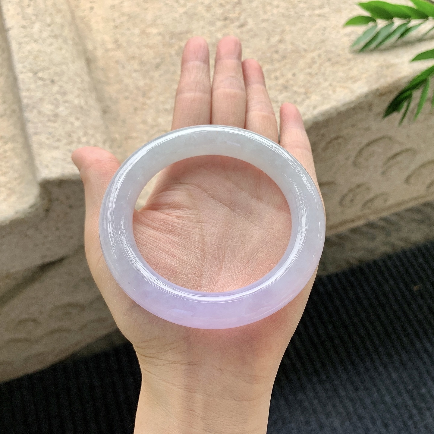 圆条57 58【圈口】58.7/12/11.8【编码】BA040909【描述】糯冰艳紫，水润，种老，