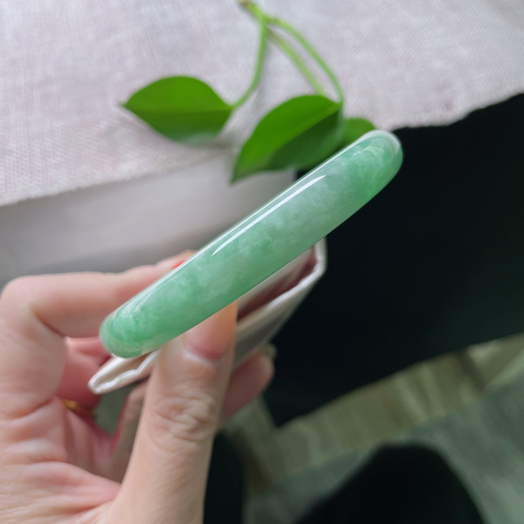 57.8/10绿底圆条，水润，青春年华，色系甜美，优雅大方，晶体纹，ss49805a