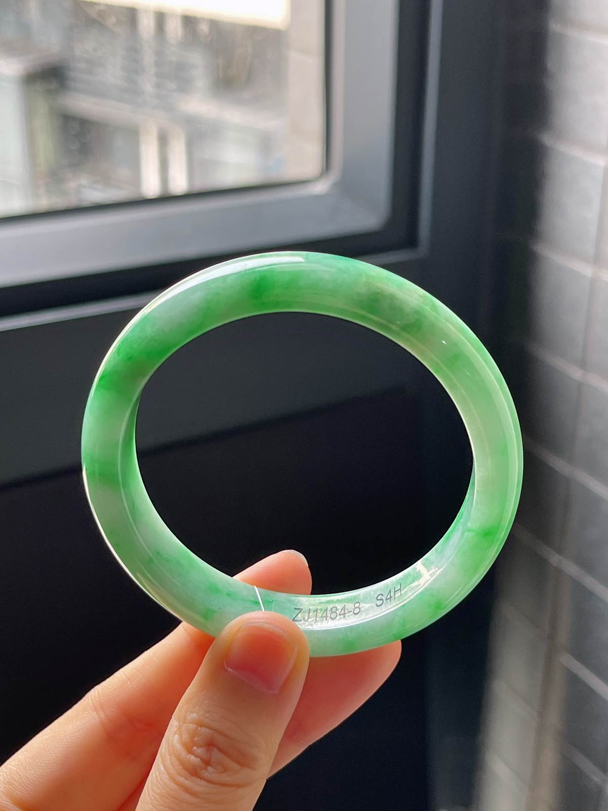 正圈55圈口，翡翠糯化种飘阳绿手镯