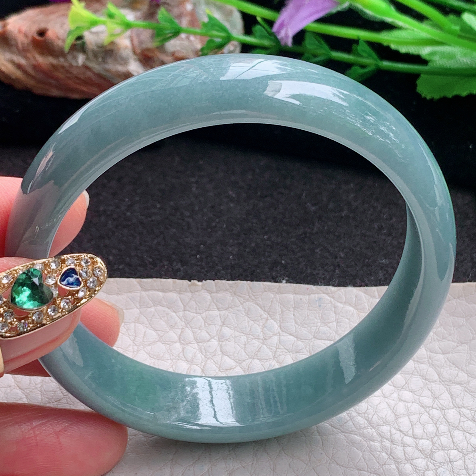 js实拍59*14.8*6.5平安镯 天然翡翠a货手镯蓝韵水润正圈玉镯子
