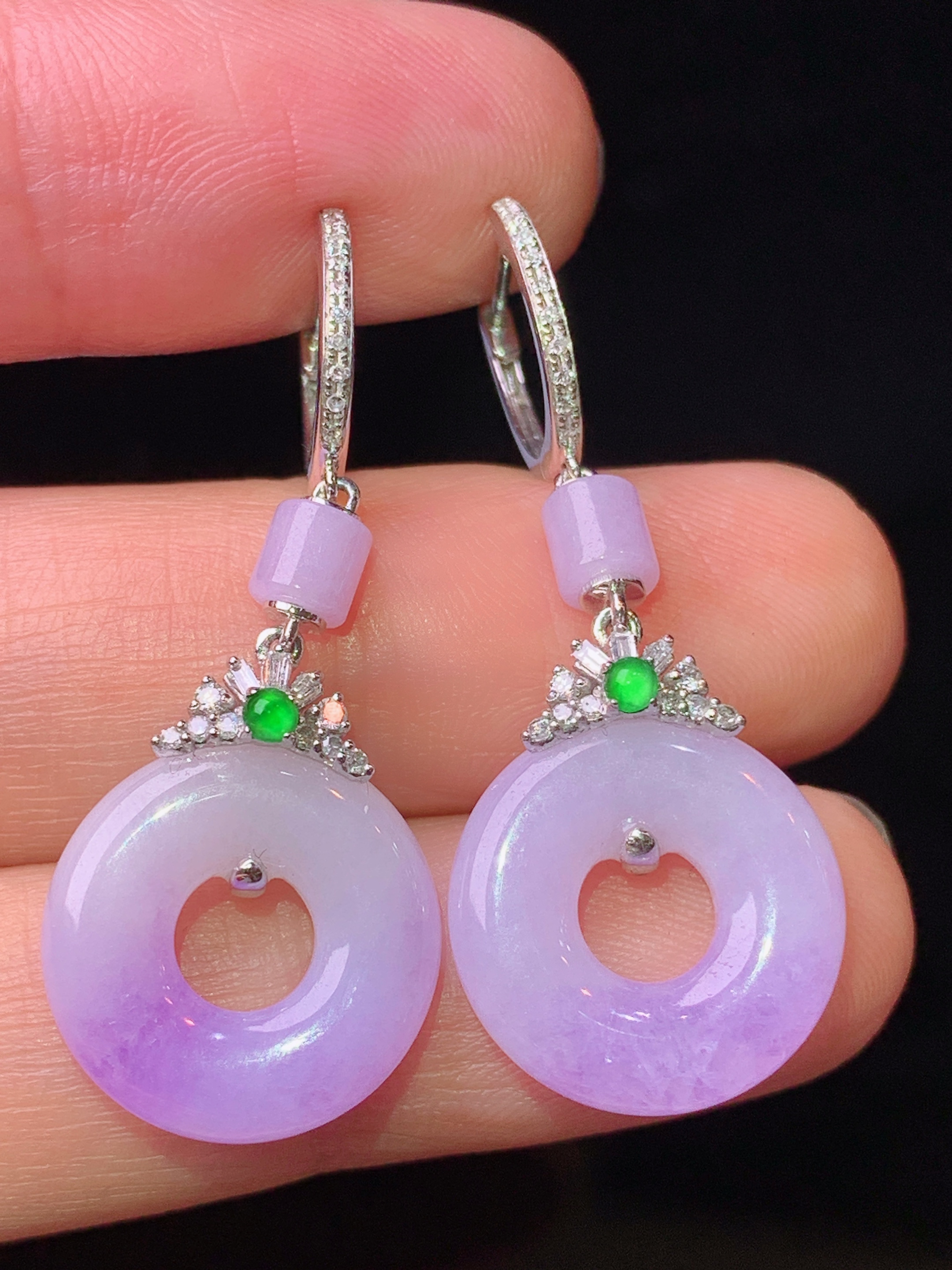 18k金钻镶嵌紫罗兰平安环耳坠 玉质细腻 色泽艳丽清新 水润亮眼 整体尺寸36*14.5*3.8c5