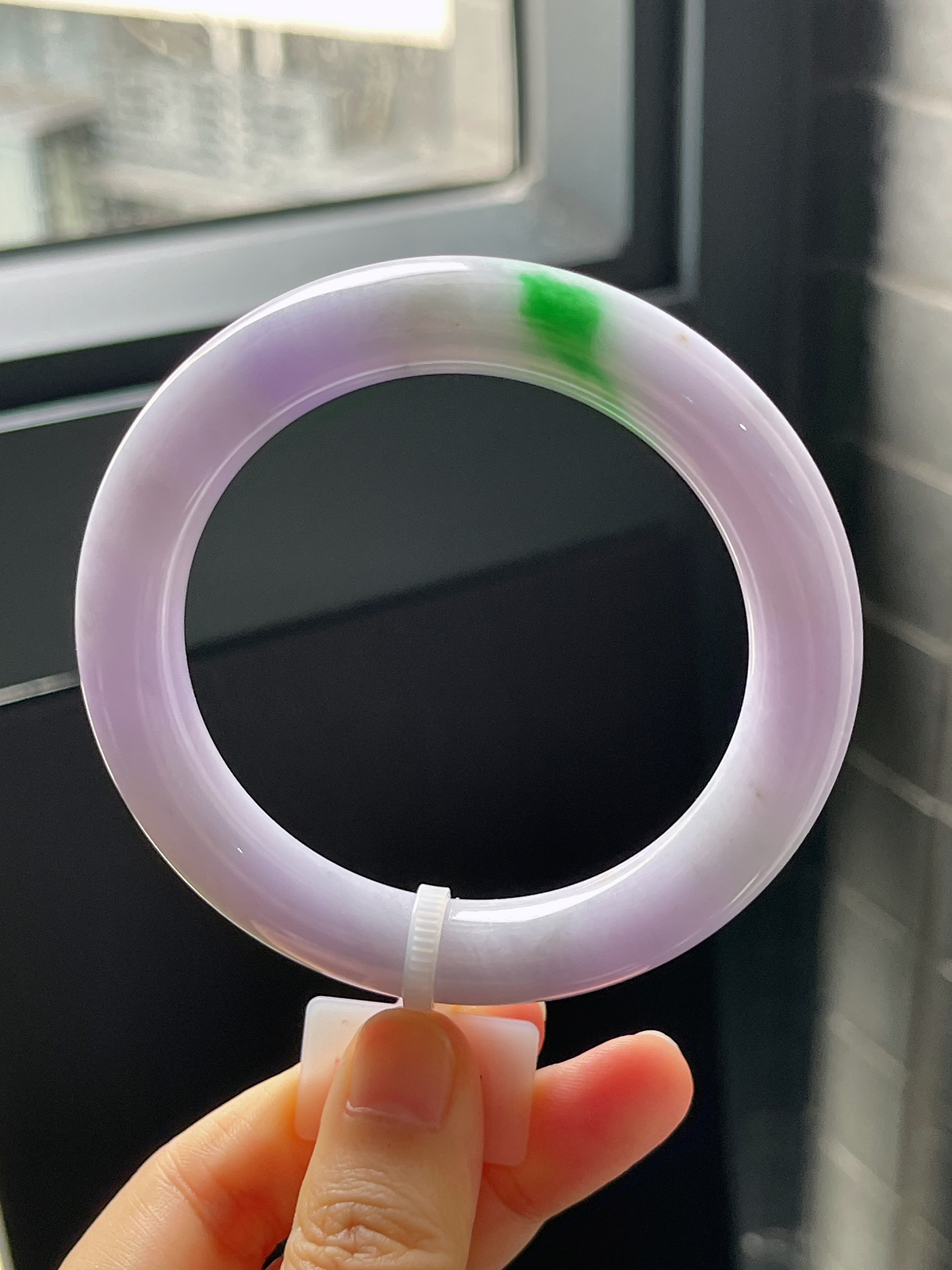 圆镯56.4圈口，翡翠糯化种紫底飘绿手镯