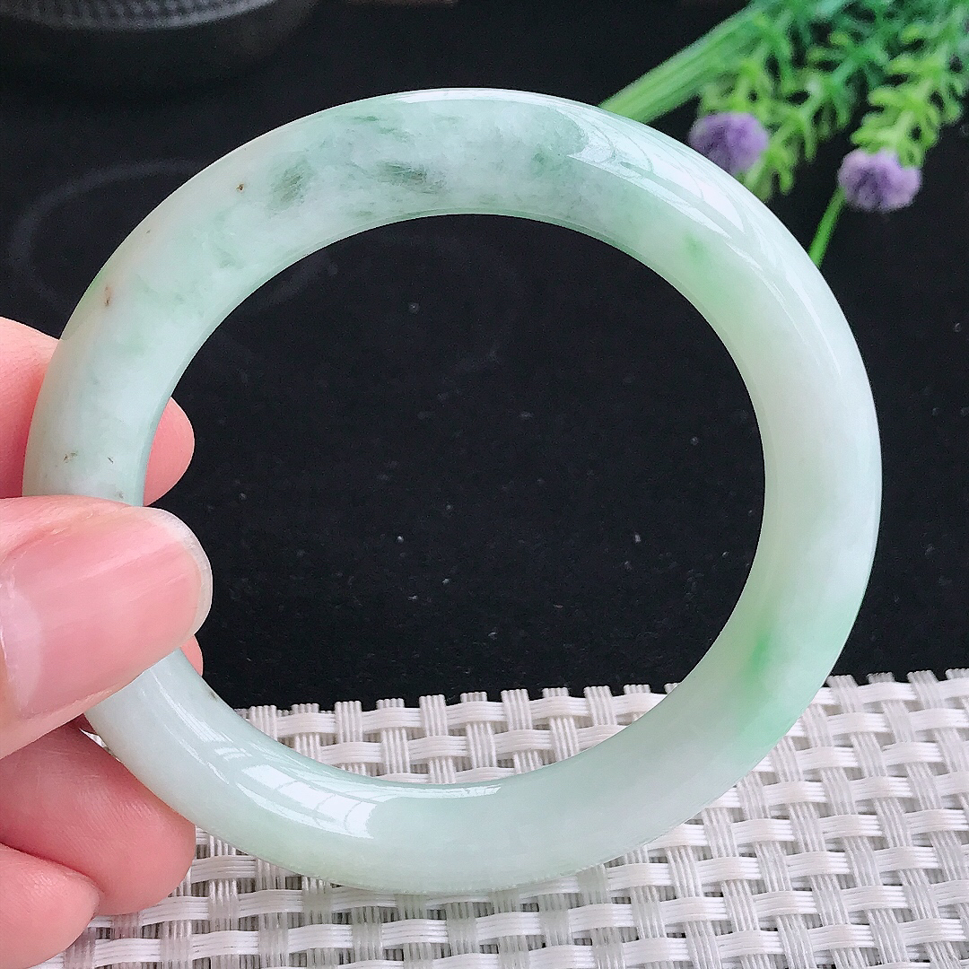 实拍A货翡翠52/9.6/9.8老坑冰润飘绿圆条手镯宽边玉镯平安镯美人镯