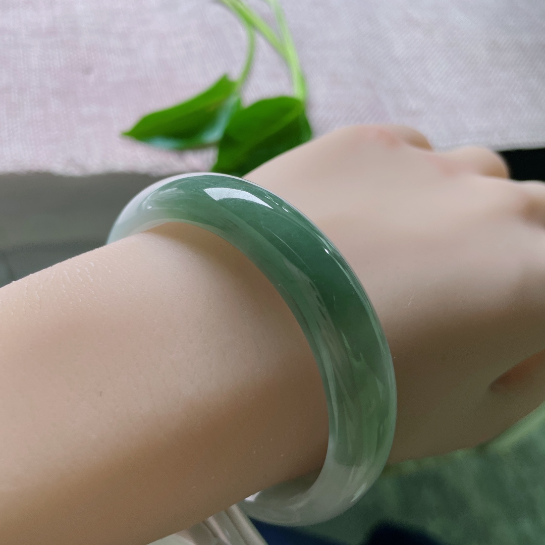 55/12.9/6.9，油青正圈，半山半水，油润细腻，一镯两戴，皮纹，ss49195a