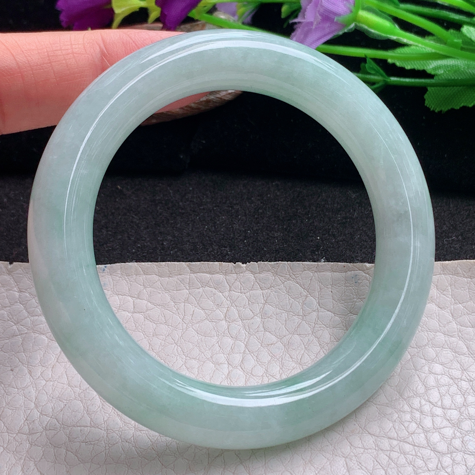 n实拍55*10.8*11.3胖圆镯 天然缅甸翡翠a货手镯清新飘绿水润圆条玉镯子