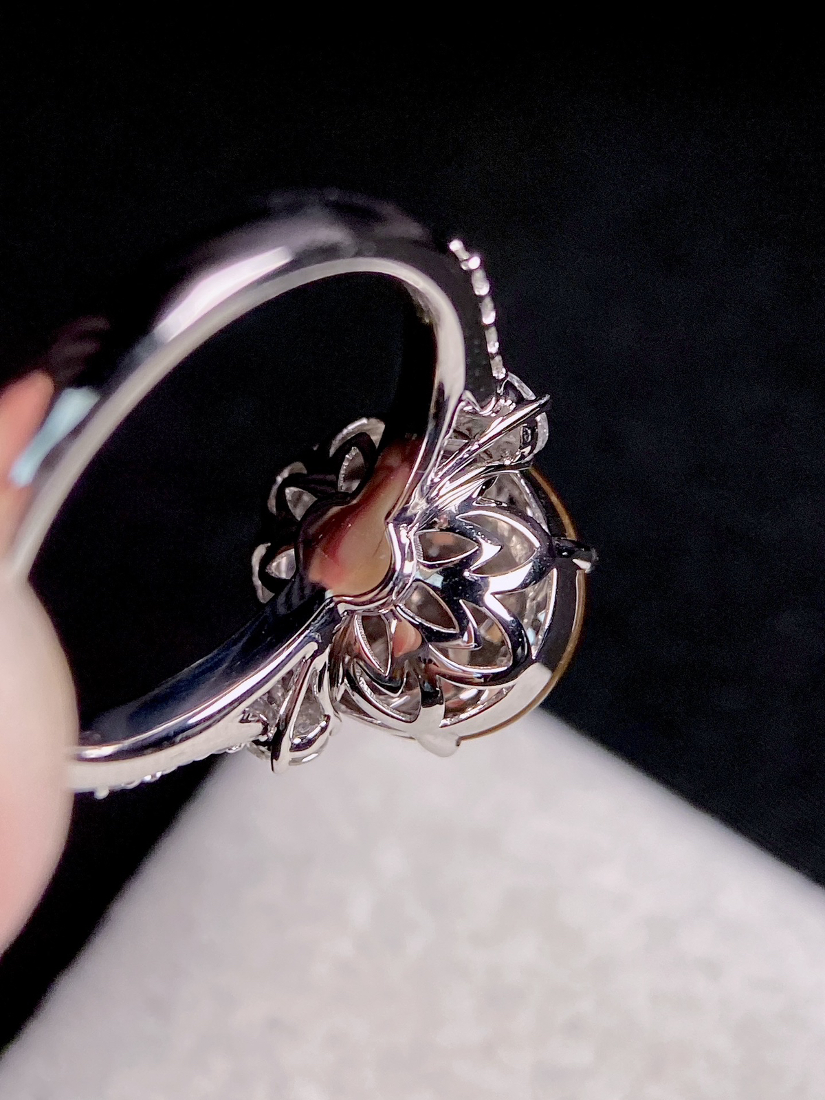 冰黄翡蛋面戒指 18K真金真钻镶嵌