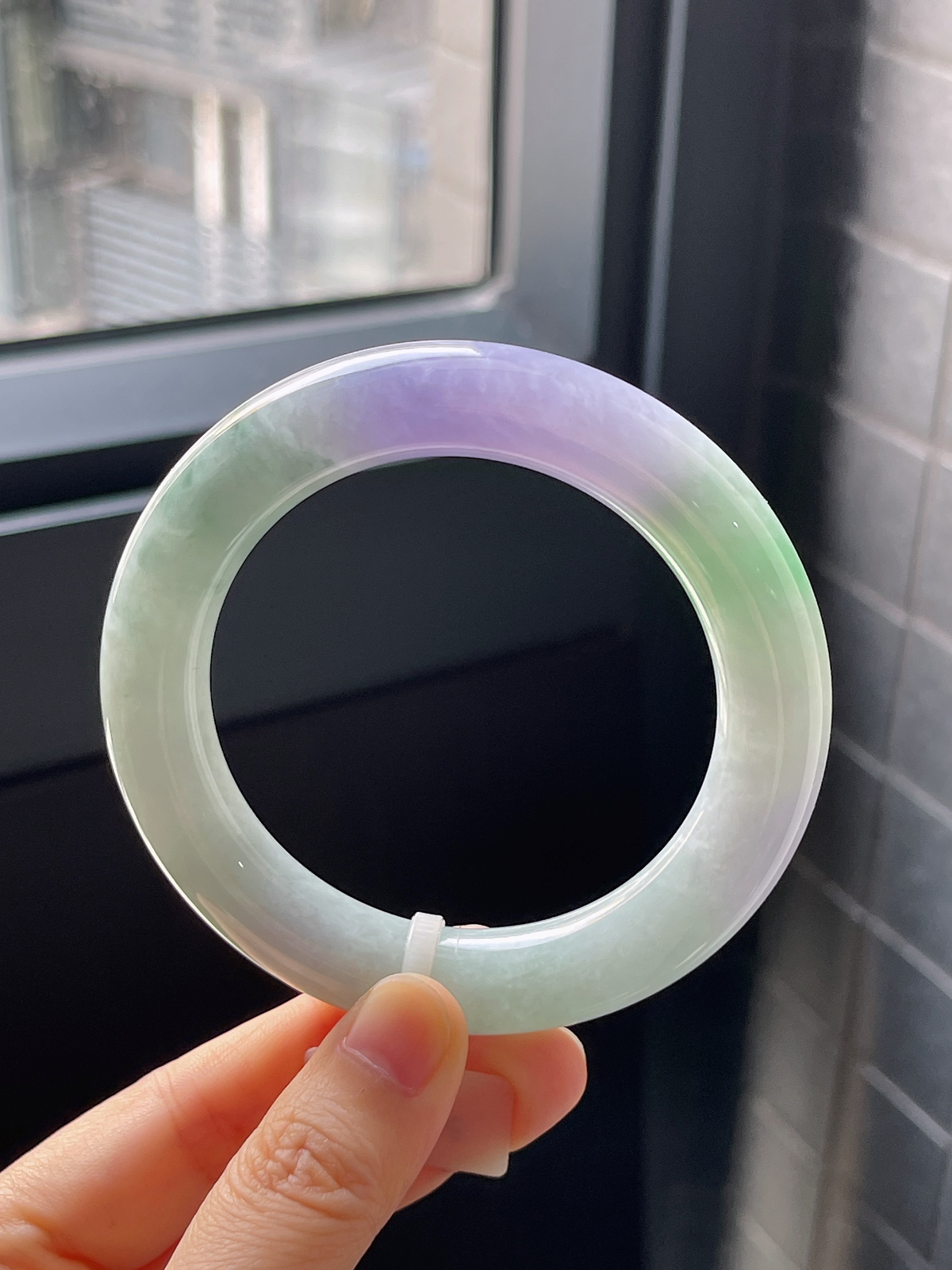 圆镯57.4圈口，翡翠糯化种浓紫春带彩手镯