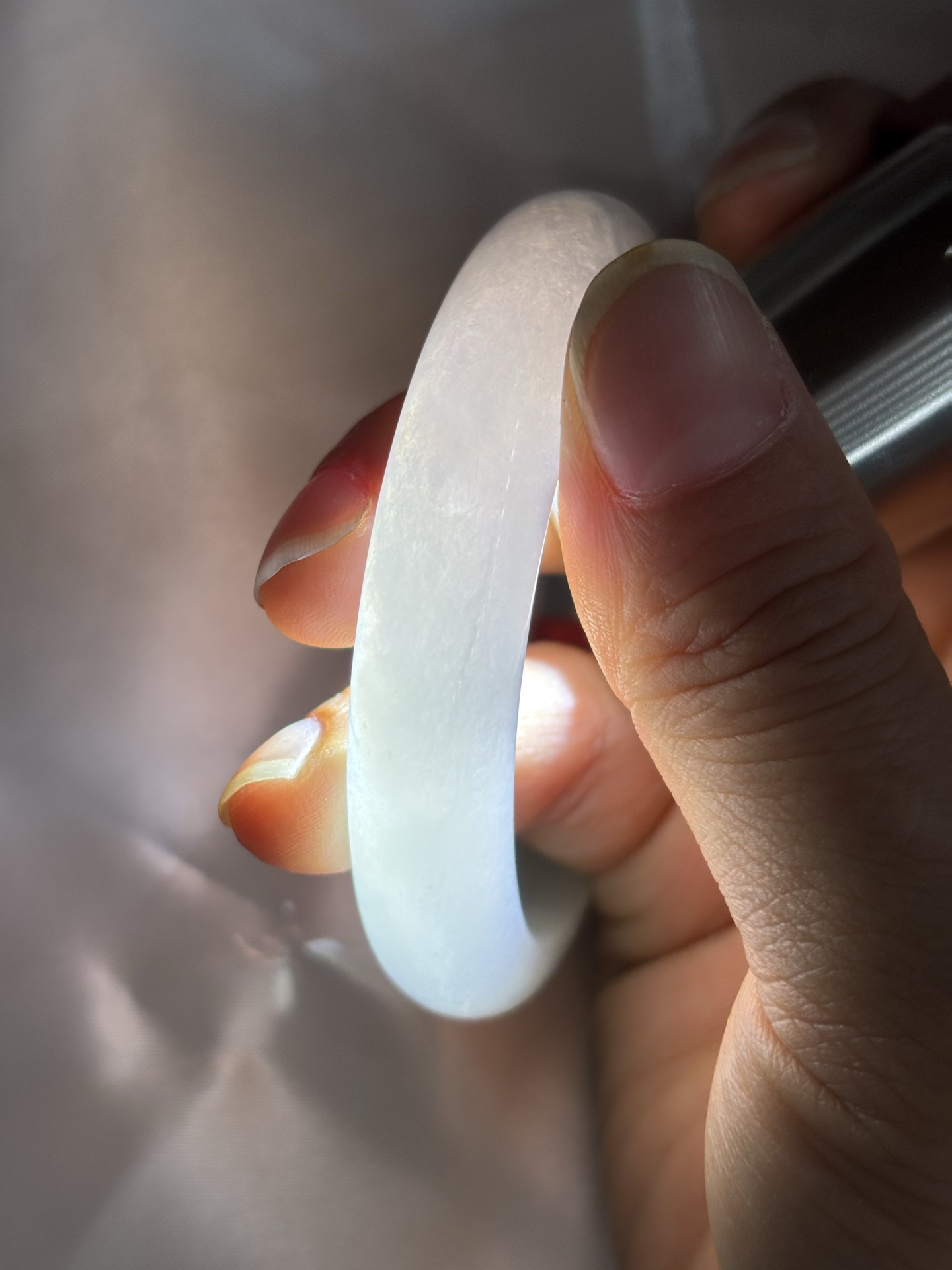 冰飘花正圈 50.2-11.5-7.8 0408-2A91 打灯棉线，底妆水润细腻，冰底中开出了朵朵兰花，飘花灵动飘逸，勾勒出一幅唯美诗意的山水意境画，古典优雅又秀气