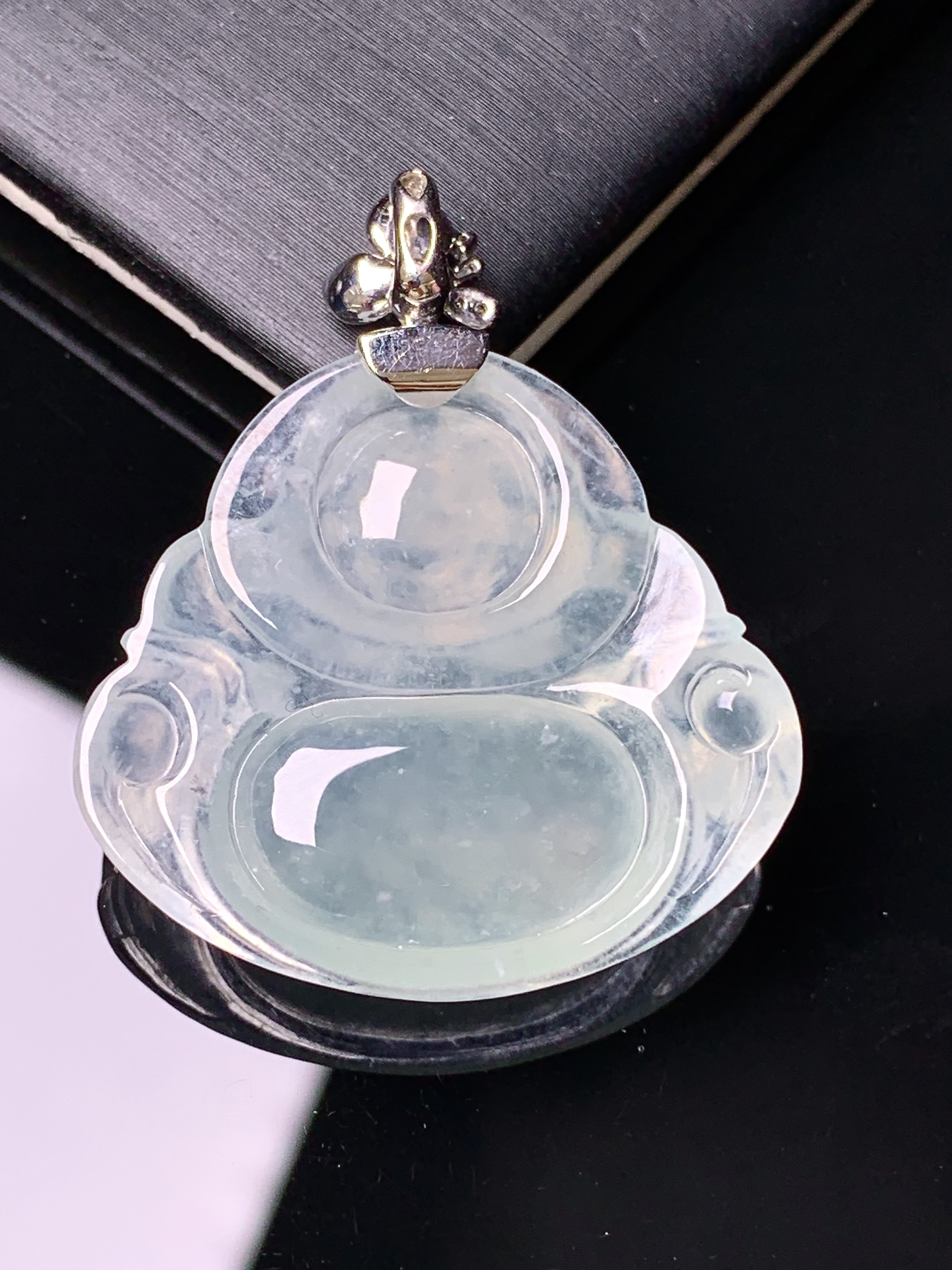 18k金钻镶嵌冰种佛公吊坠 玉质细腻 色泽艳丽清新 水润亮眼 整体尺寸35.8*29.5*6c1