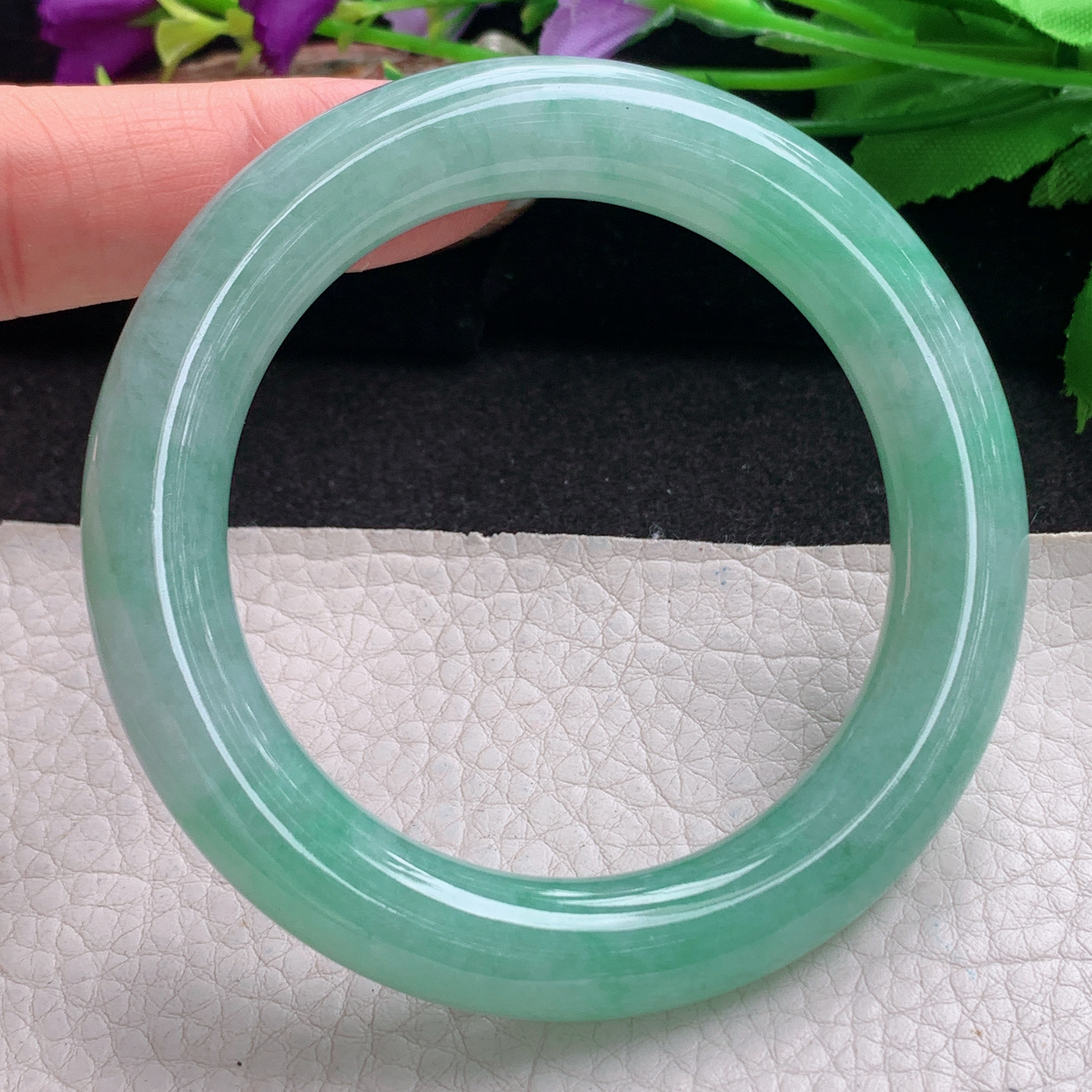 ax实拍55.5*11.2胖圆镯 天然翡翠a货手镯甜绿圆条正圈玉镯子