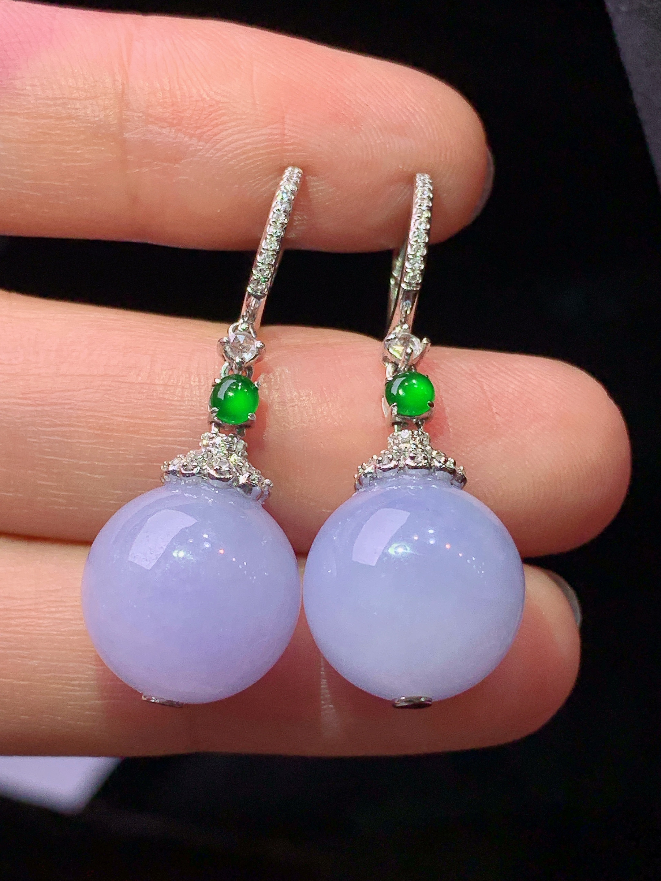 18k金钻镶嵌紫罗兰圆珠耳坠 玉质细腻 色泽艳丽清新 水润亮眼 整体尺寸34*13c5