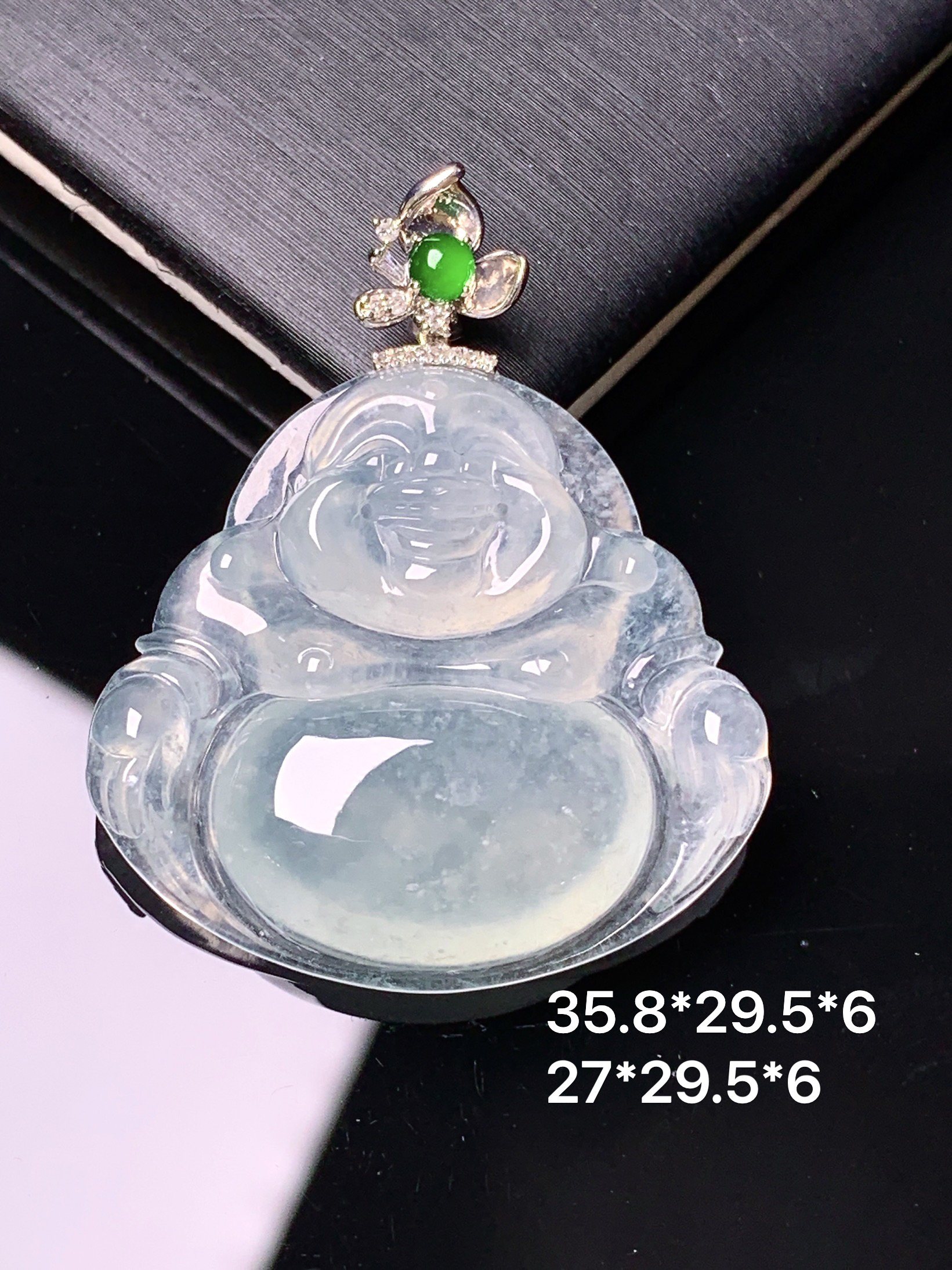 18k金钻镶嵌冰种佛公吊坠 玉质细腻 色泽艳丽清新 水润亮眼 整体尺寸35.8*29.5*6c1