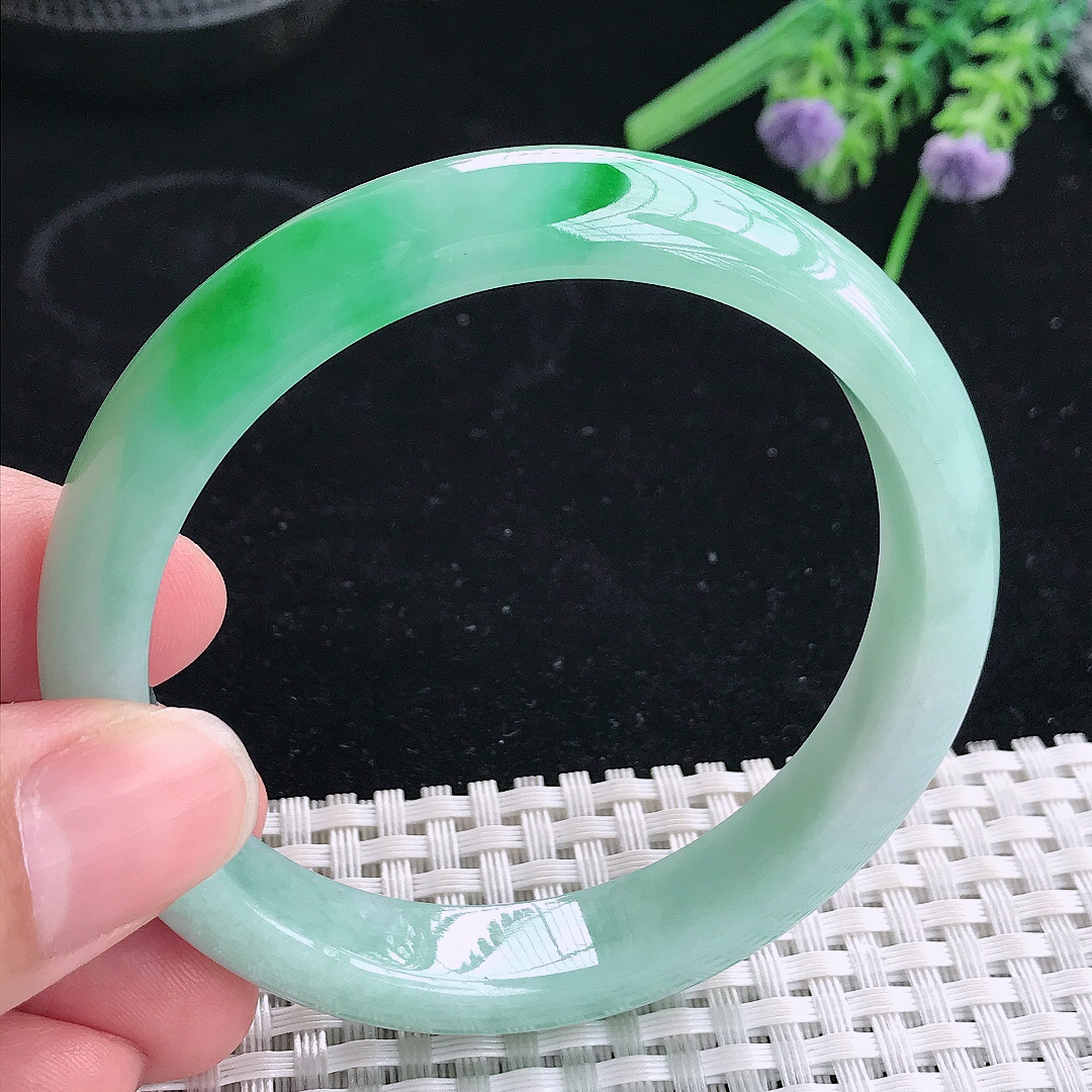 实拍A货翡翠56/11.3/7.6老坑冰润飘阳绿手镯宽边玉镯平安镯美人镯