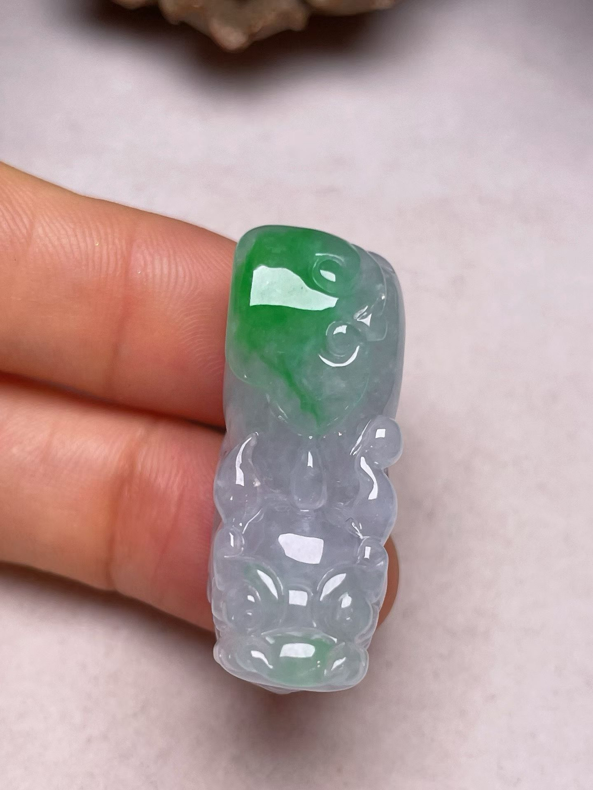 冰糯种飘绿【招财貔貅】吊坠，种水好，玉质细腻 ，卖相好