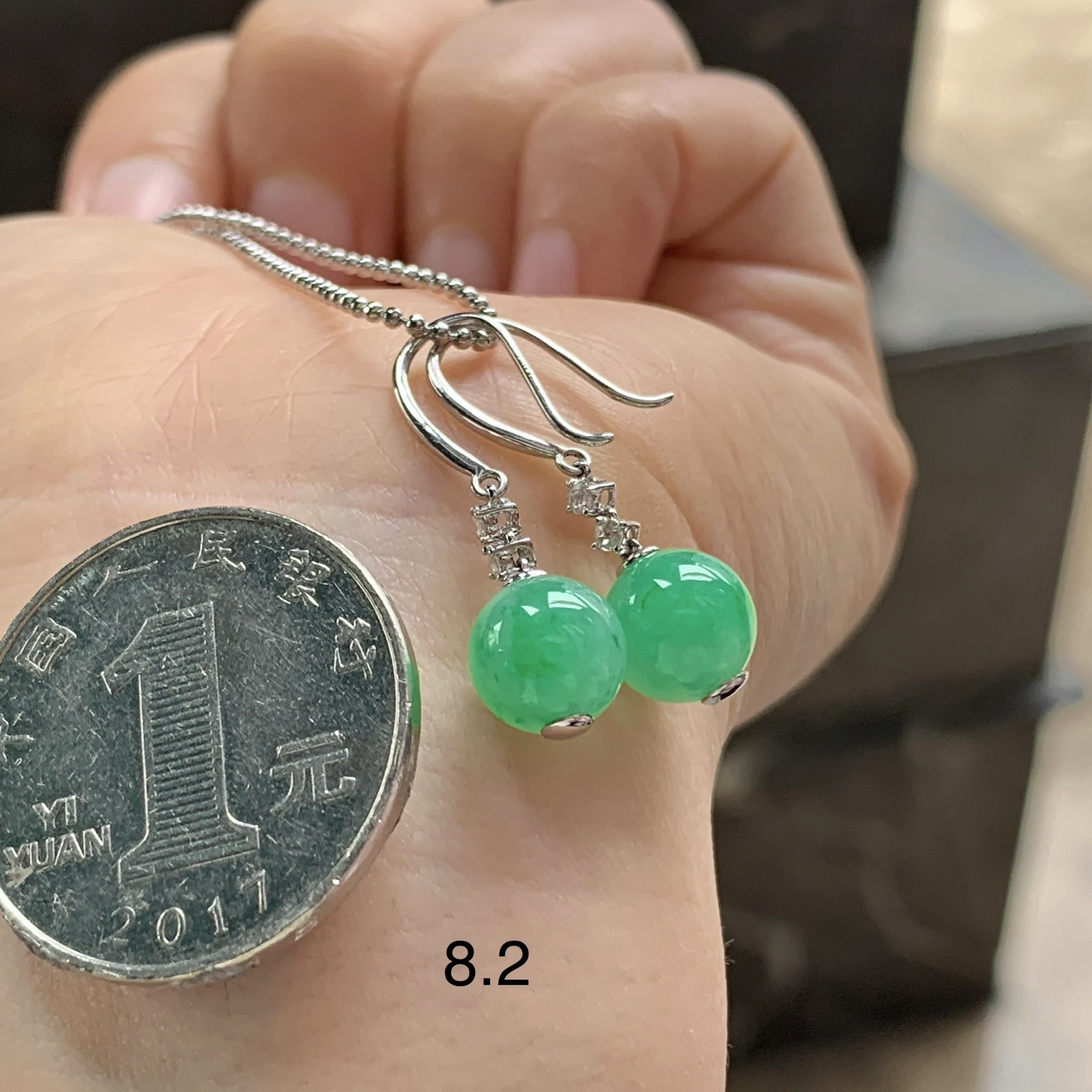 阳绿色珠珠耳钩^_^清新 色阳