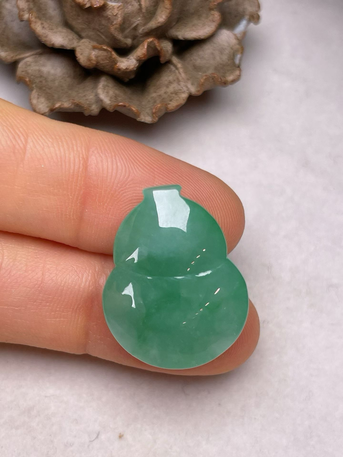 冰糯种飘绿【葫芦】吊坠，种水好，玉质细腻 ，卖相好‘