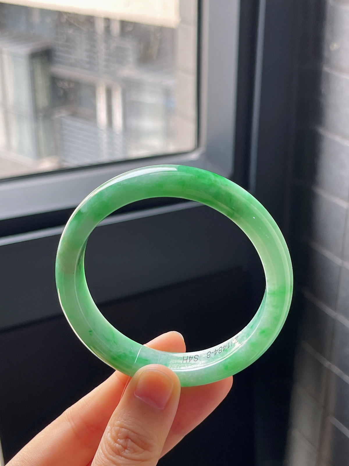 正圈55圈口，翡翠糯化种飘阳绿手镯