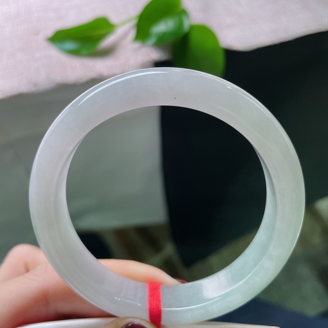 56.6/12.7/8.3，浅蓝底正圈，渐变之色，干净清润，温柔知性，ss48110a