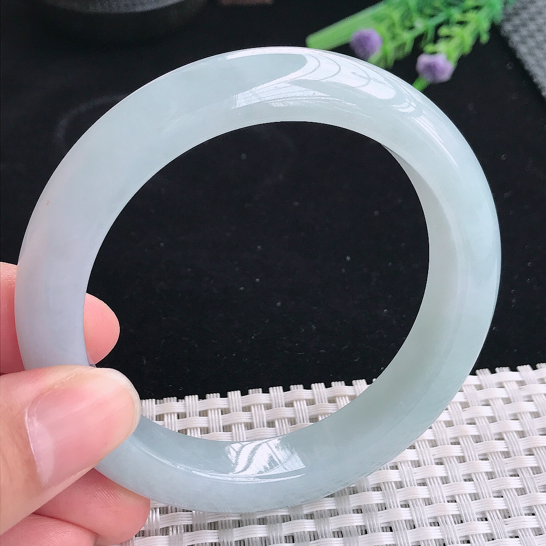 实拍A货翡翠59/12.5/9.5老坑冰胶水灵冰晴天空蓝手镯宽边玉镯平安镯美人镯