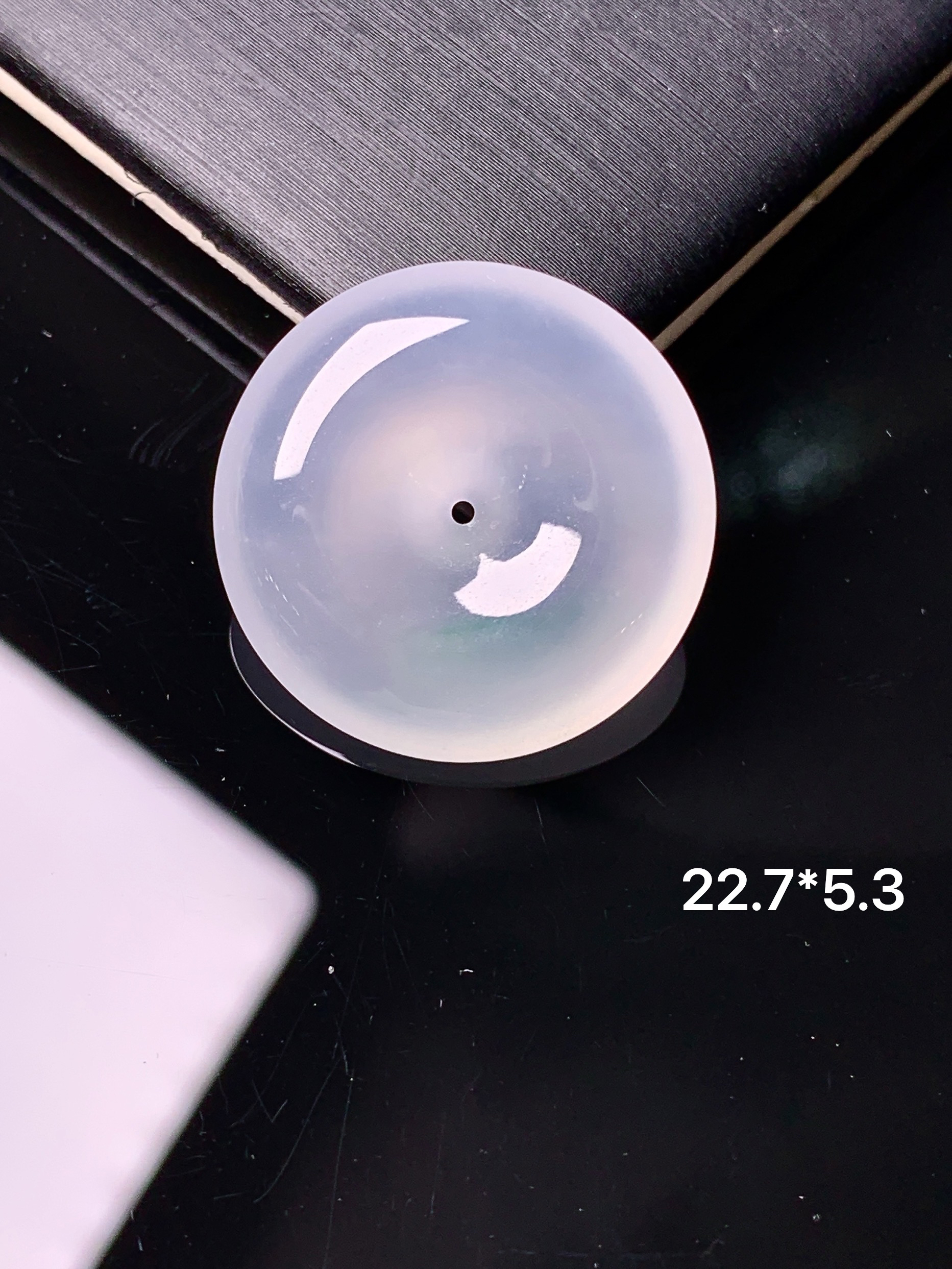 冰种平安扣吊坠 玉质细腻 色泽艳丽清新 水润亮眼 整体尺寸22.7*5.3d1