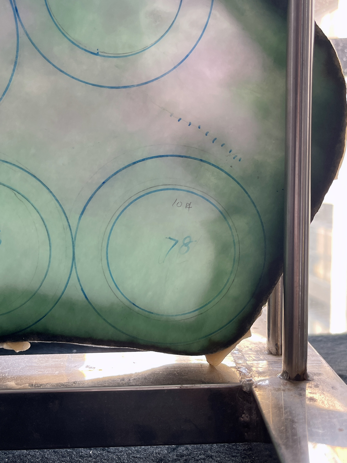 翡翠板料，⭕️正圈最大做62，圆条最大做58