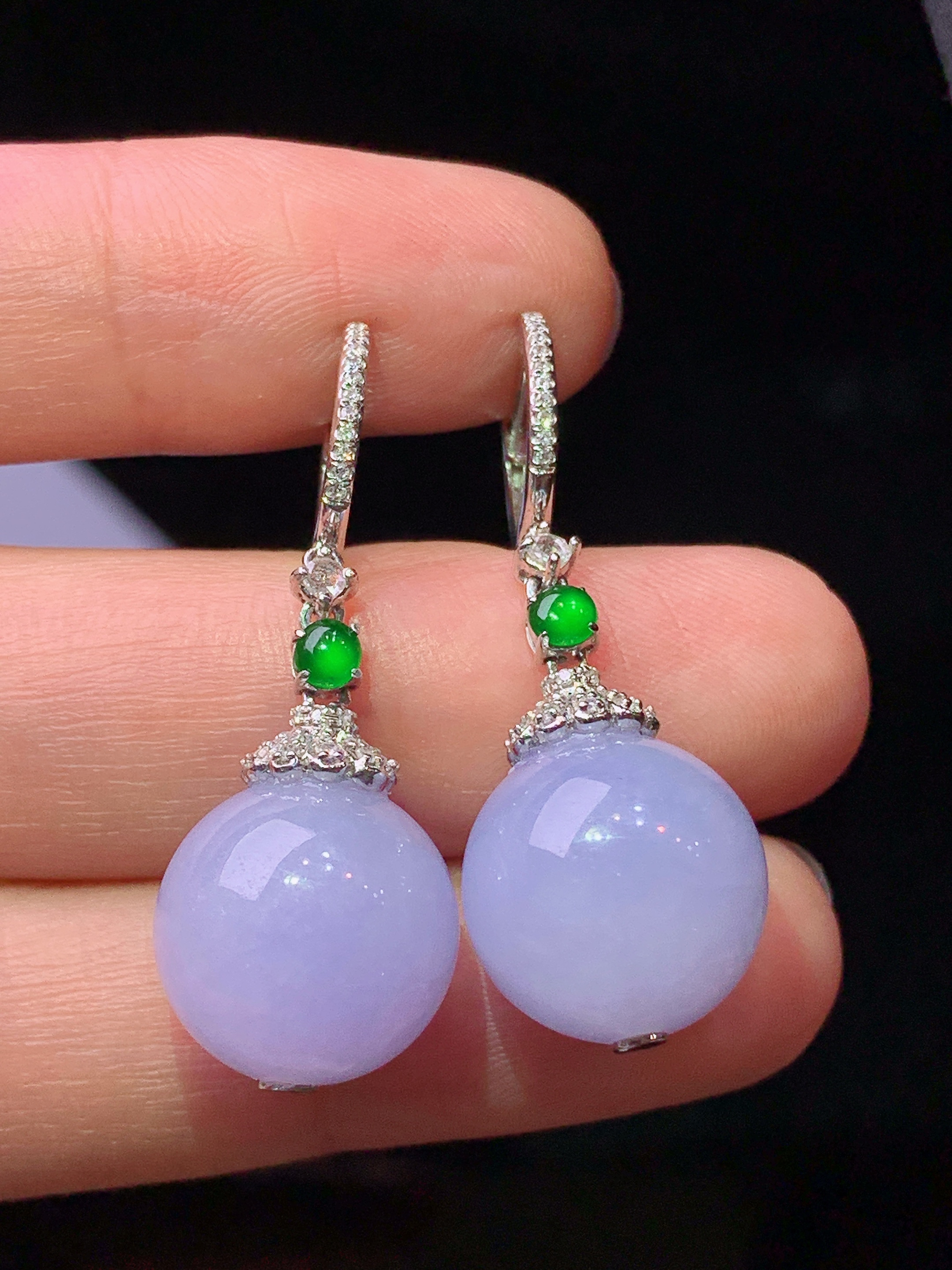 18k金钻镶嵌紫罗兰圆珠耳坠 玉质细腻 色泽艳丽清新 水润亮眼 整体尺寸34*13c5