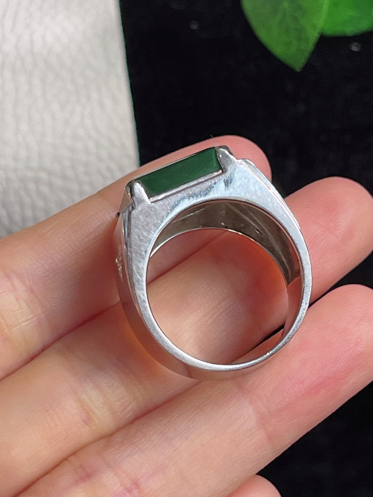 18k金翡翠冰糯种满绿男士戒指