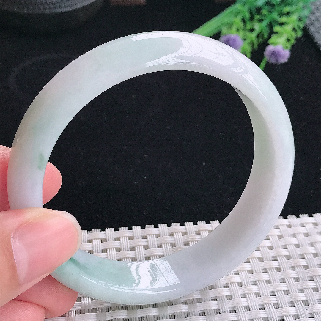 实拍A货翡翠59/15/7.6老坑精美温润飘花手镯宽边玉镯平安镯美人镯