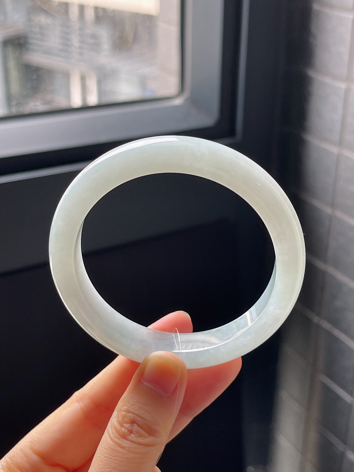 正圈58.3圈口，翡翠冰糯种淡绿色手镯