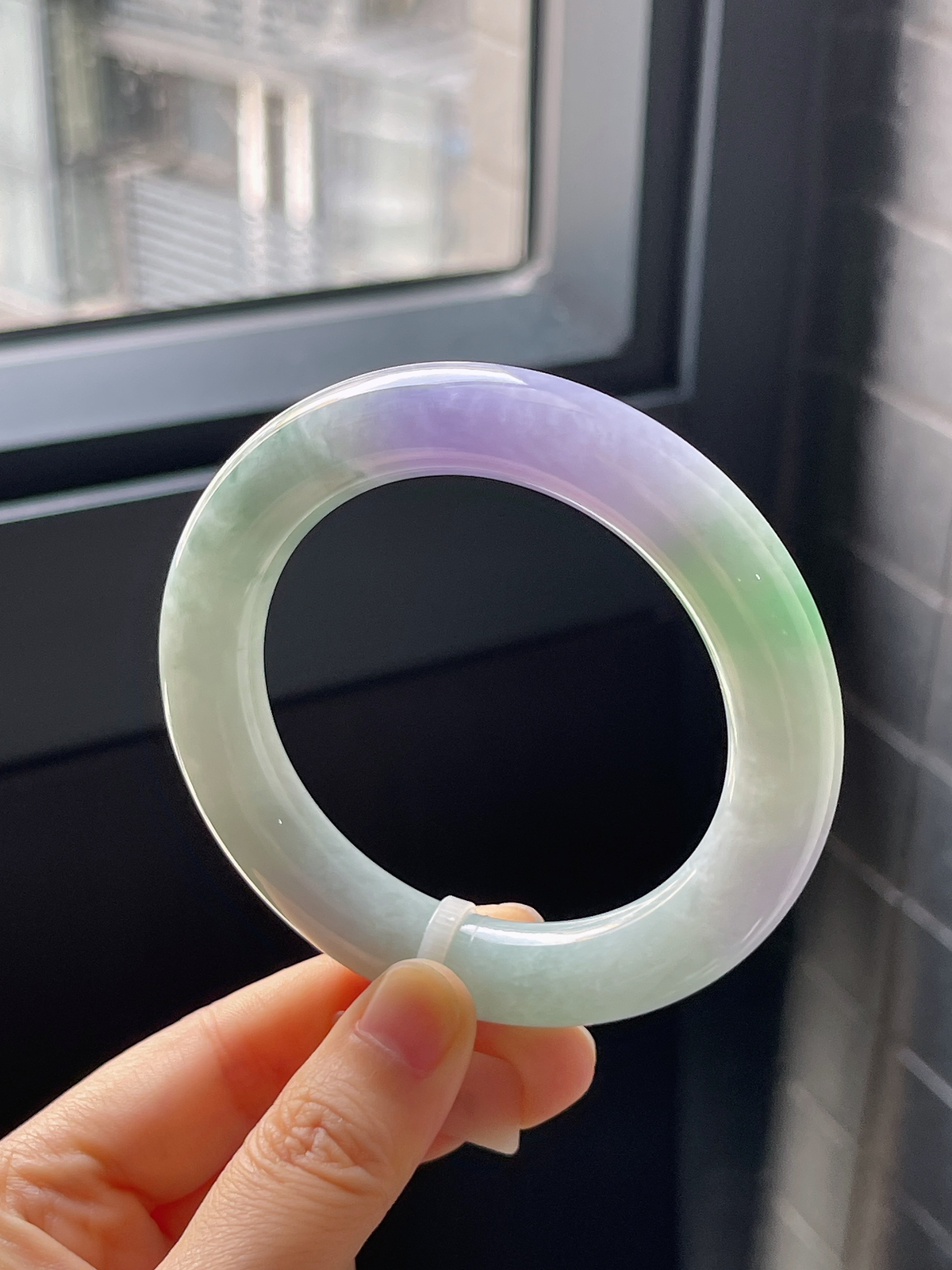 圆镯57.4圈口，翡翠糯化种浓紫春带彩手镯