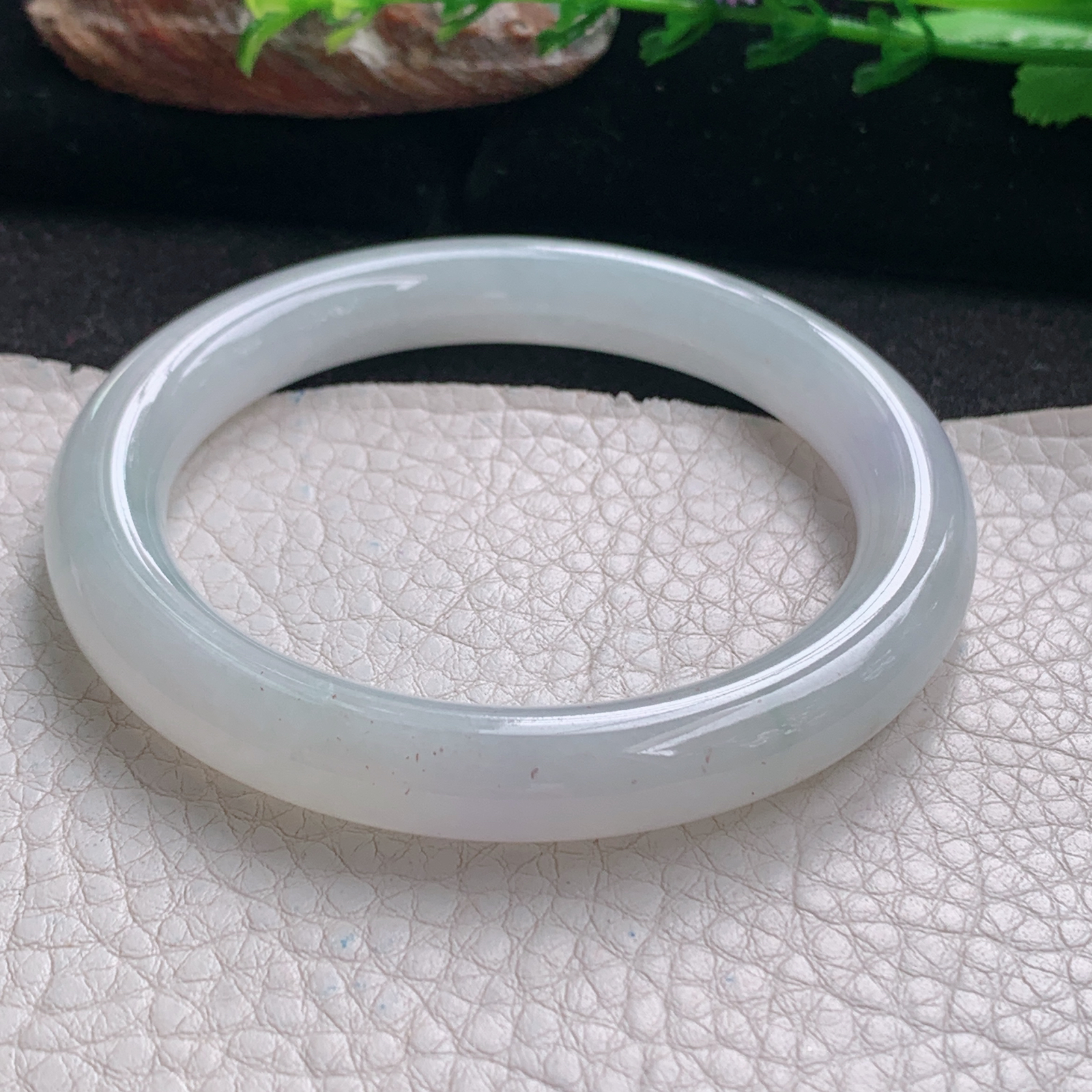 n实拍55.5*9.3美人镯 天然缅甸翡翠a货手镯白月光冰润圆条玉镯子