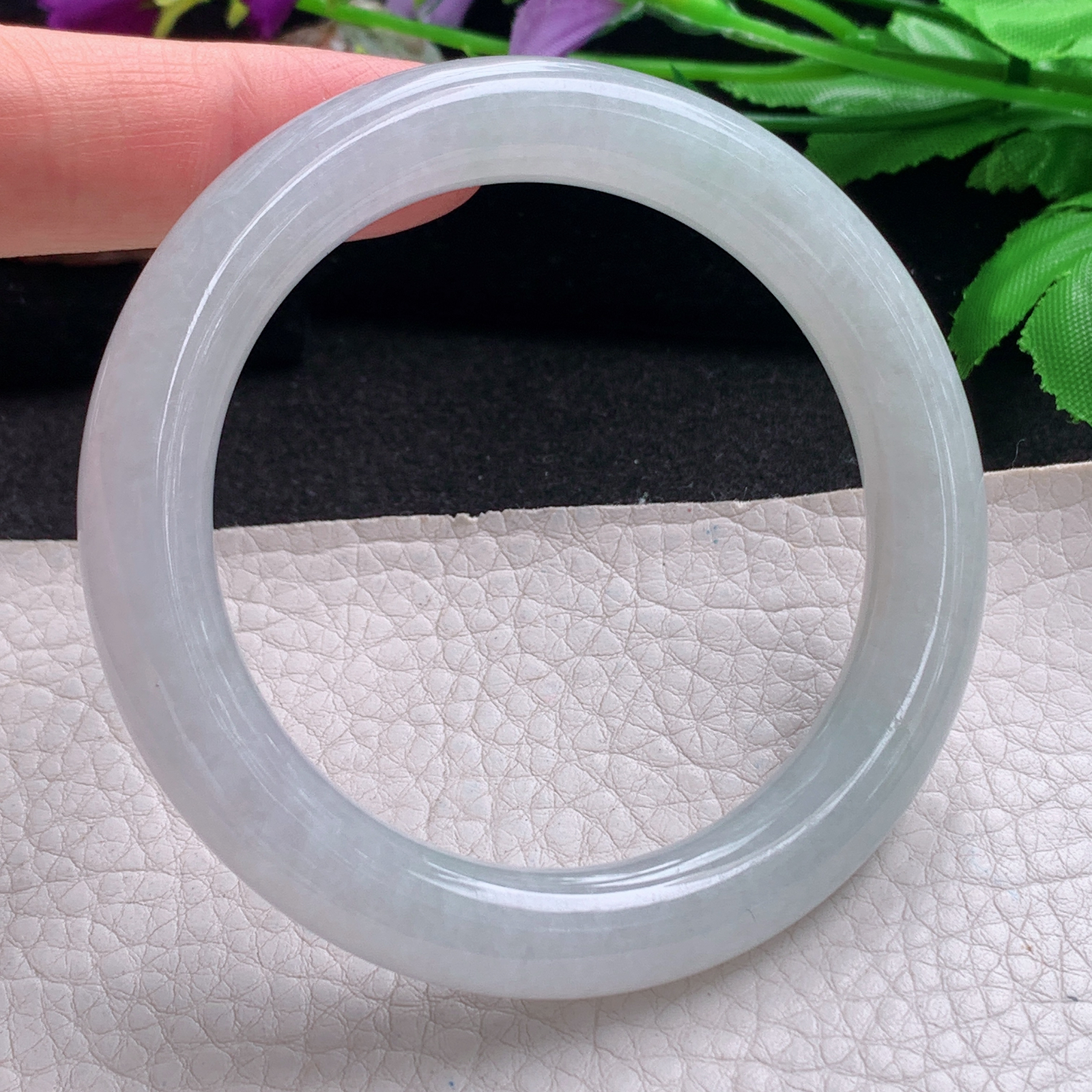 xc实拍56*10.8*10美人镯 天然缅甸翡翠a货手镯白月光圆条玉镯子