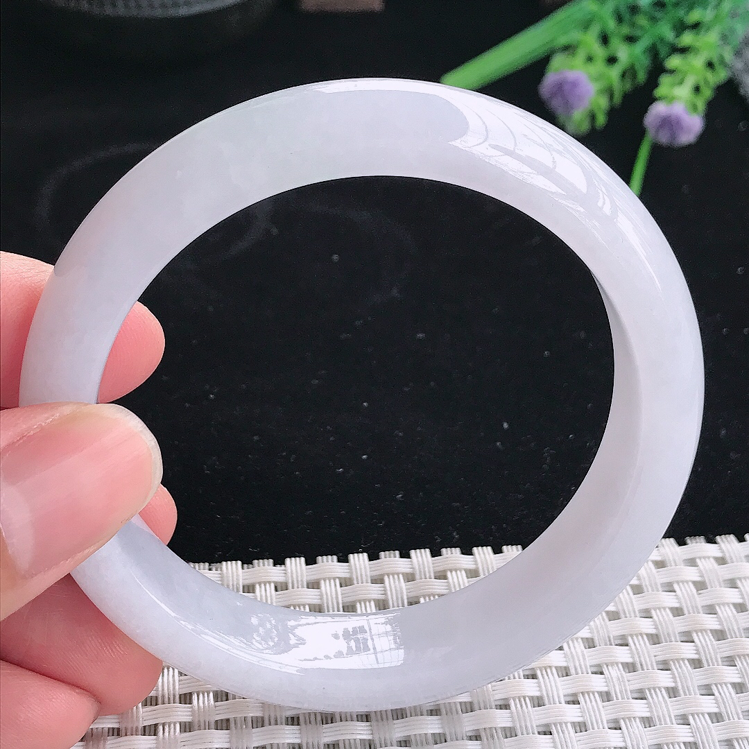 实拍A货翡翠57.8/13.3/8.5老坑秀气冰润飘绿手镯宽边玉镯平安镯美人镯