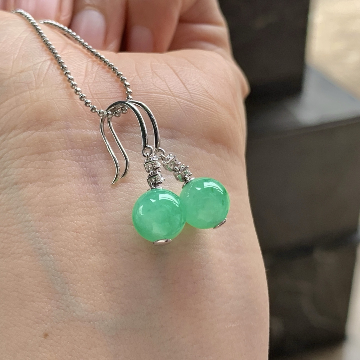 阳绿色珠珠耳钩^_^清新 色阳