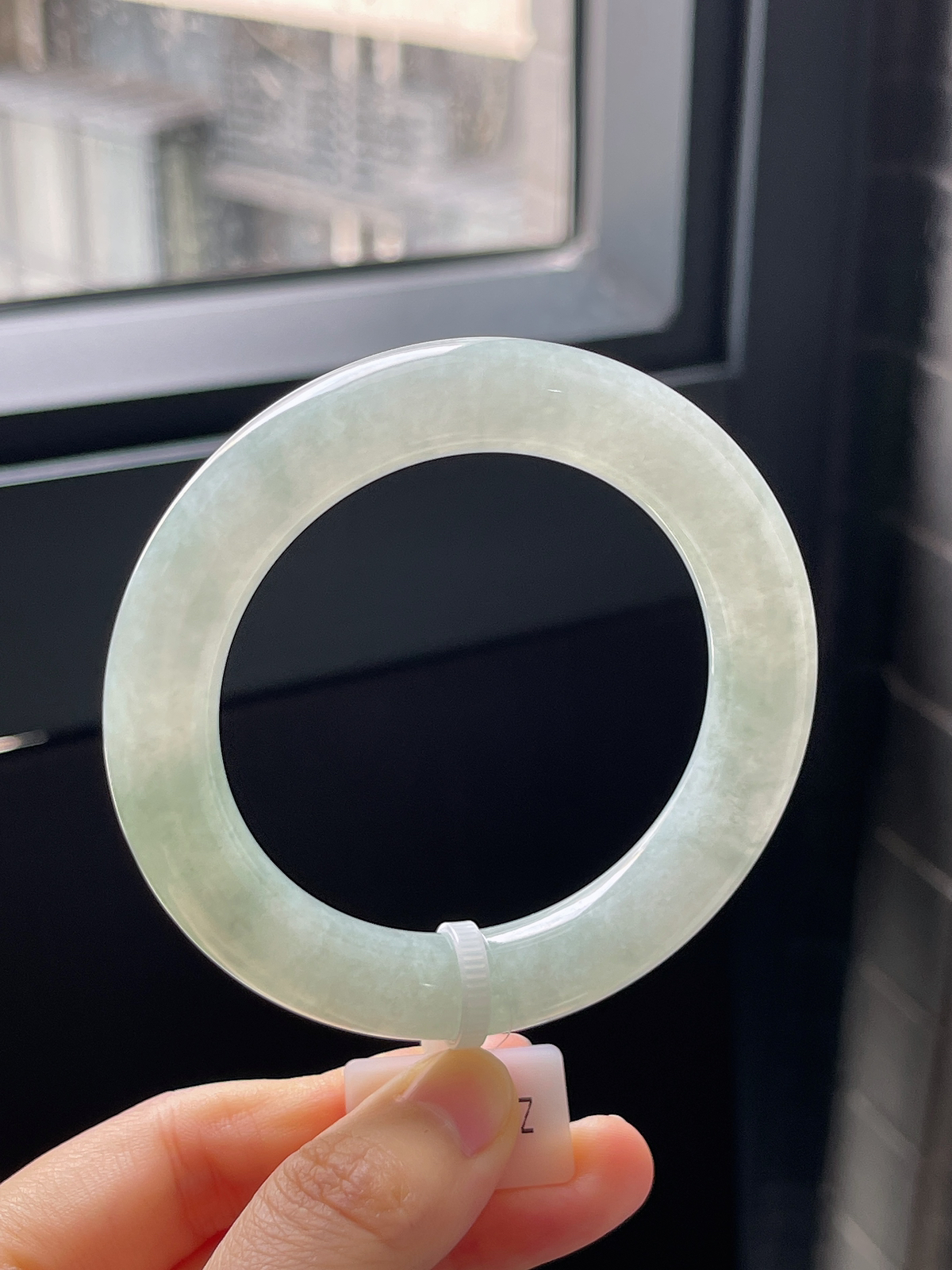 圆镯54圈口，翡翠冰糯种淡绿色胖圆条手镯