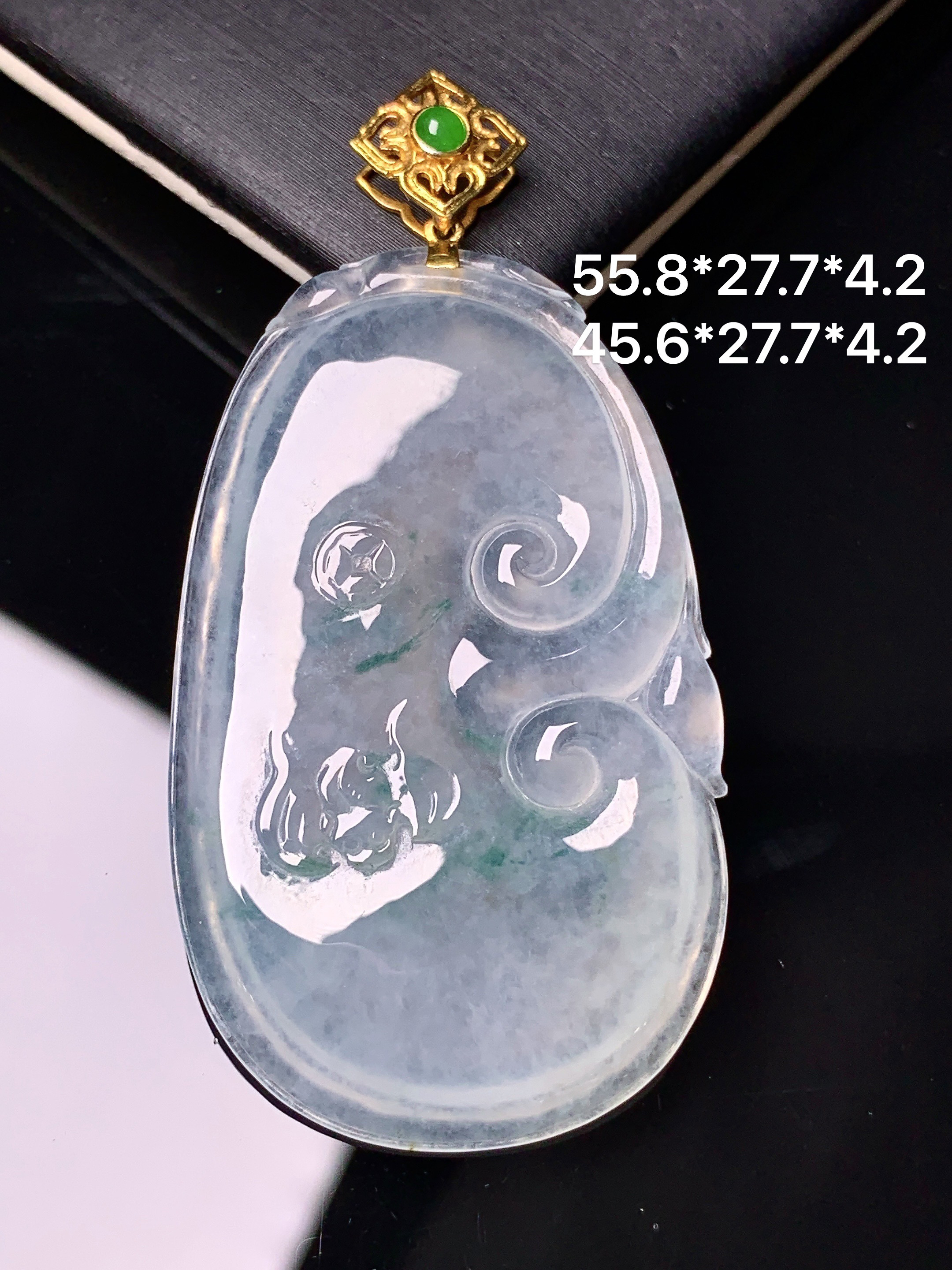 18k金镶嵌冰种如意吊坠 玉质细腻 色泽艳丽清新 水润亮眼 整体尺寸55.8*27.7*4.2c1