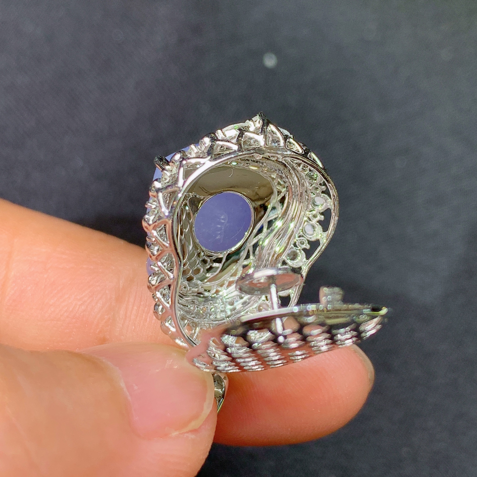 紫罗兰葫芦吊坠，18k金镶嵌，温润细腻，颜色鲜艳，Yq 尺寸27.9*16.3*12.5