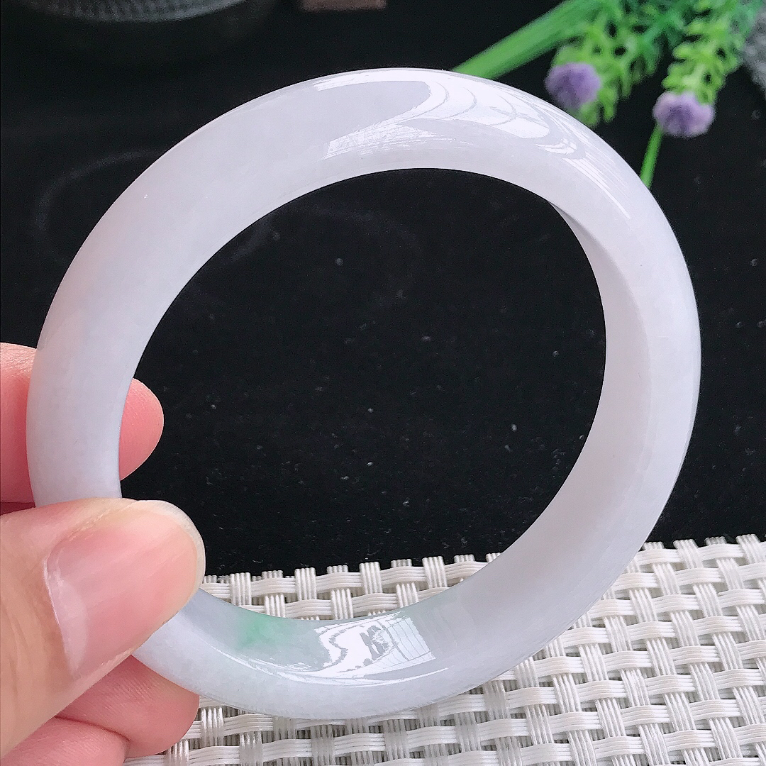 实拍A货翡翠57.8/13.3/8.5老坑秀气冰润飘绿手镯宽边玉镯平安镯美人镯