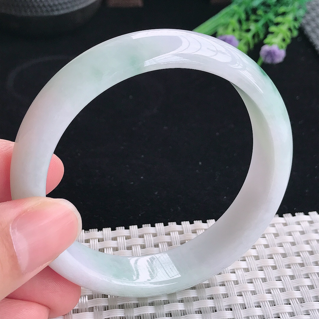 实拍A货翡翠59/15/7.6老坑精美温润飘花手镯宽边玉镯平安镯美人镯